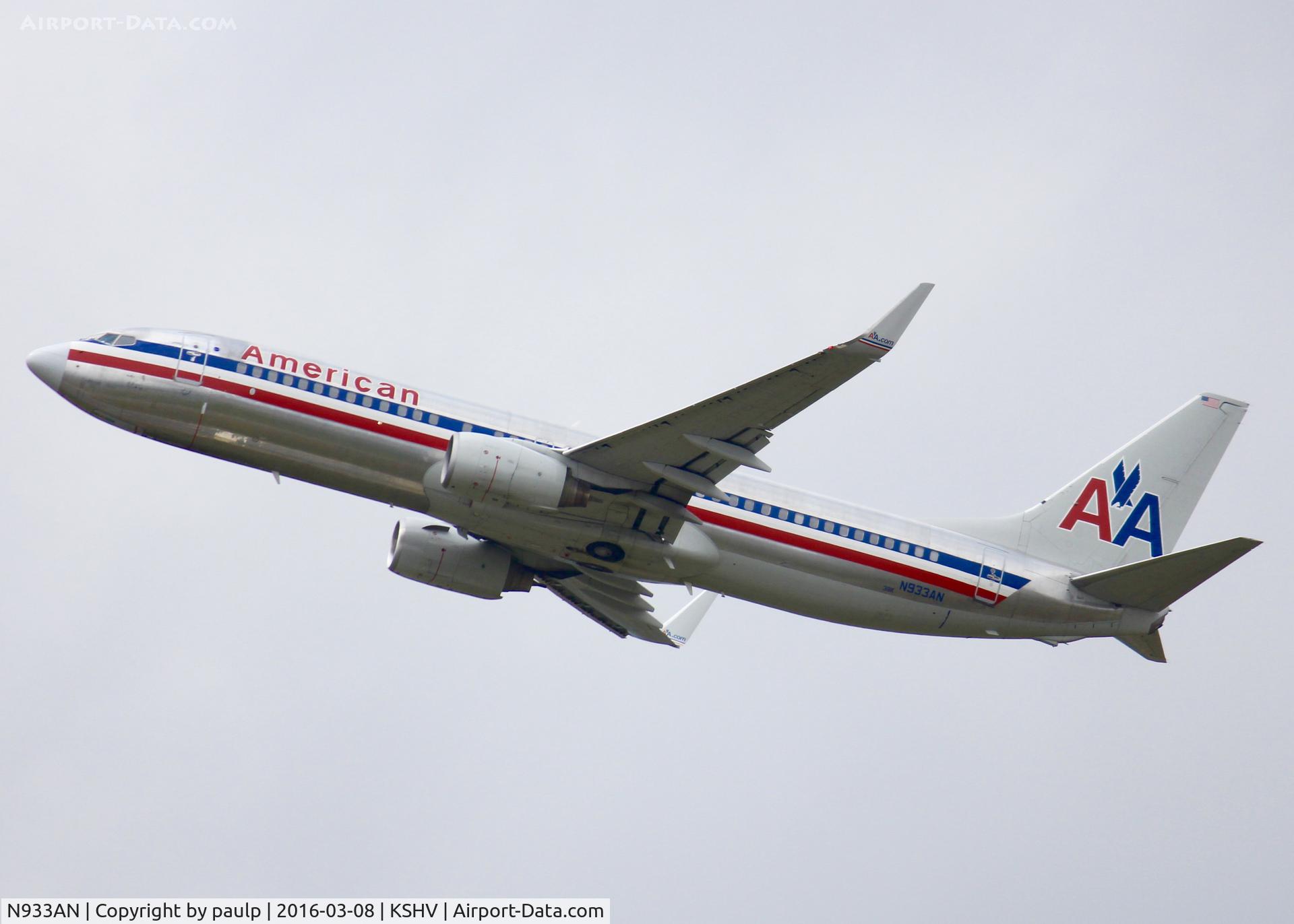 N933AN, 2000 Boeing 737-823 C/N 30080, At Shreveport Regional.