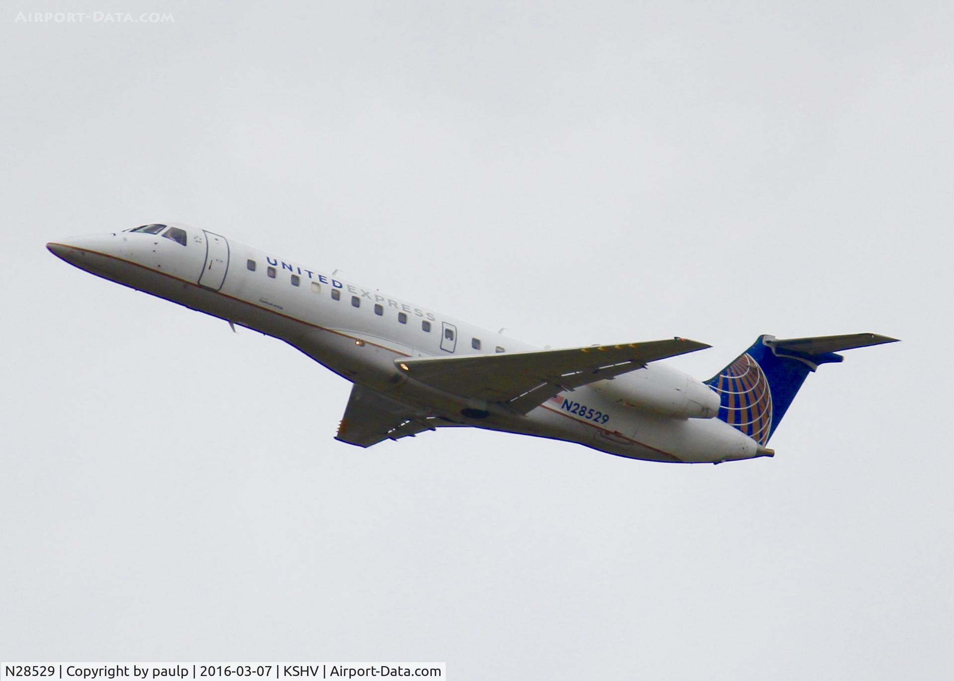 N28529, 2001 Embraer ERJ-135LR (EMB-135LR) C/N 145512, At Shreveport Regional.
