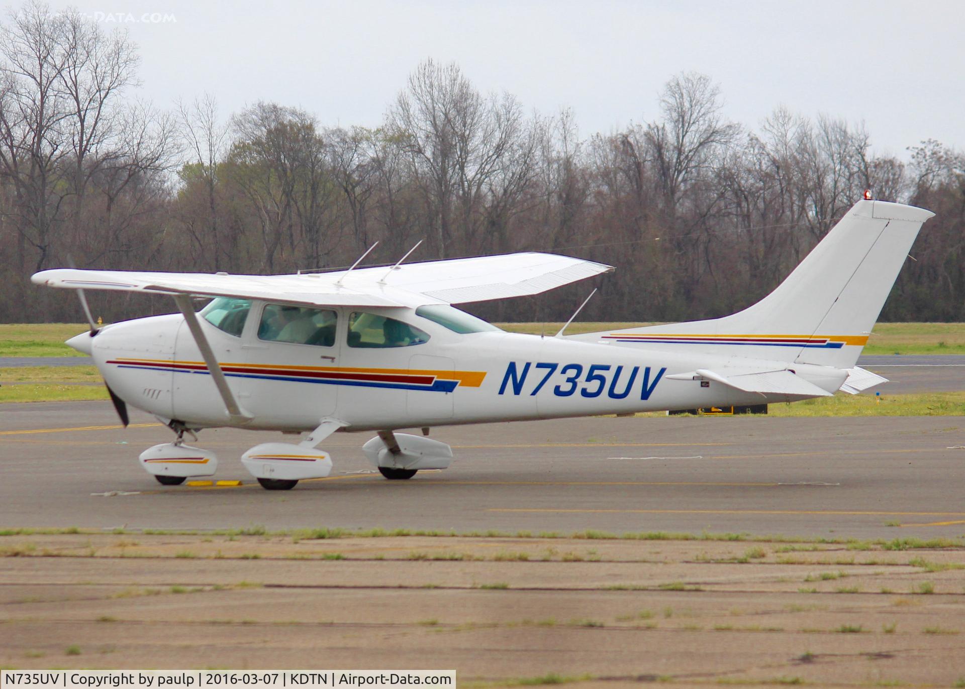 N735UV, 1977 Cessna 182Q Skylane C/N 18265703, At Downtown Shreveport.