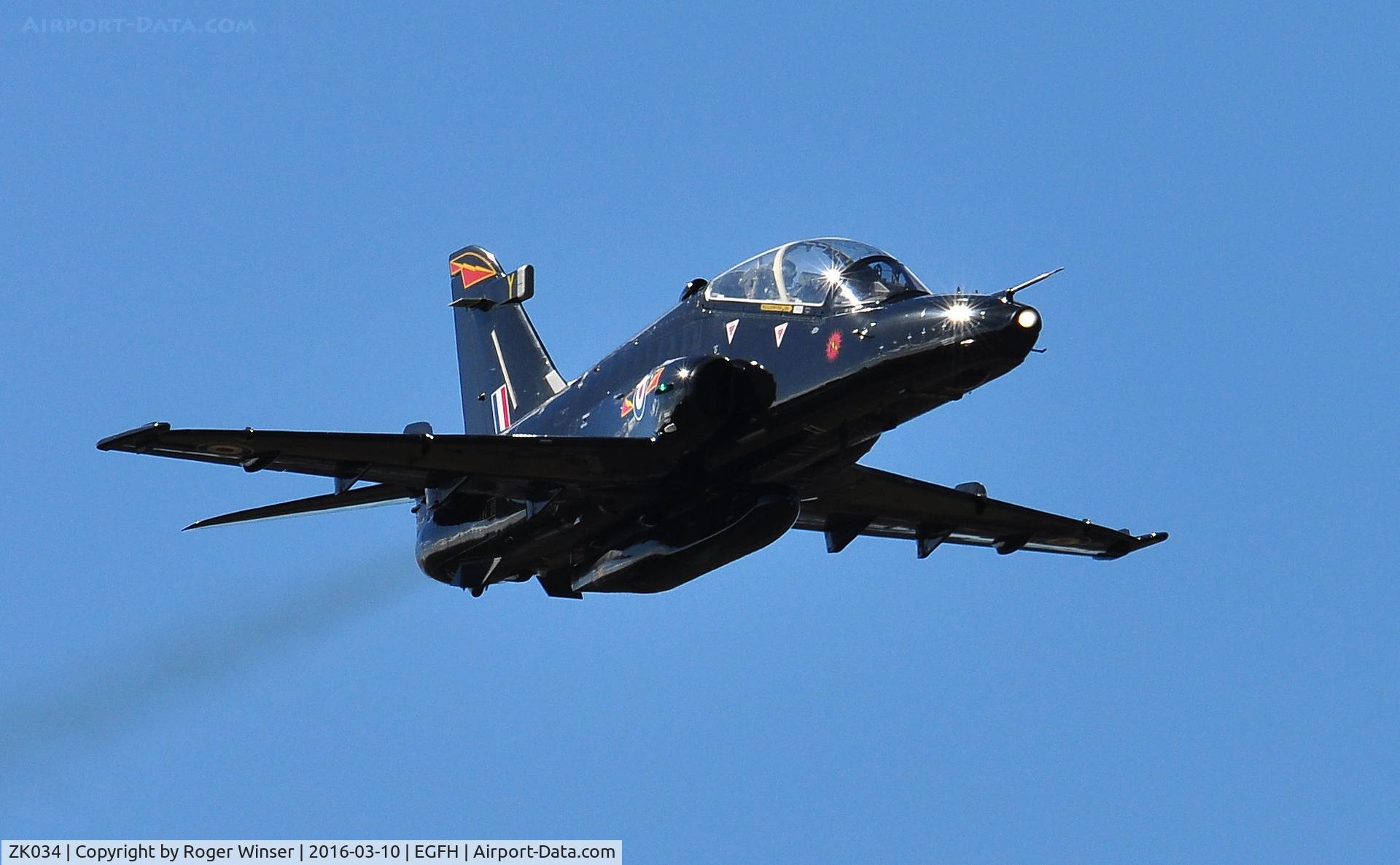 ZK034, 2010 British Aerospace Hawk T2 C/N RT025/1263, Fast and low flyby over Runway 04 by Hawk aircraft coded Y of 4(R) Squadron RAF.