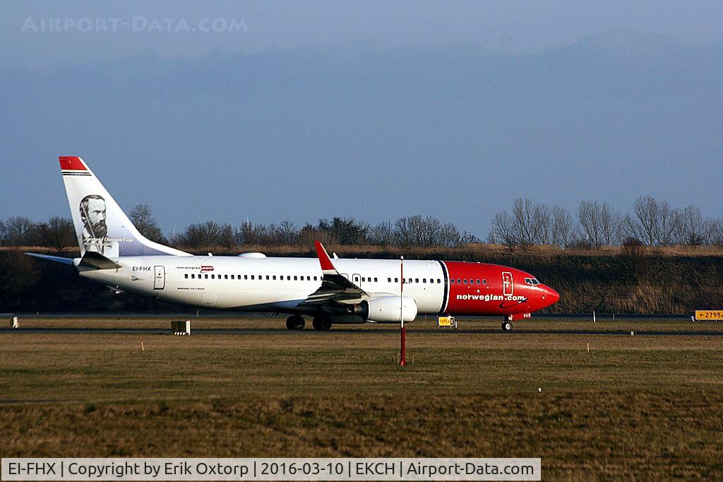 EI-FHX, 2010 Boeing 737-8JP C/N 40866, EI-FHX taxing for takeoff