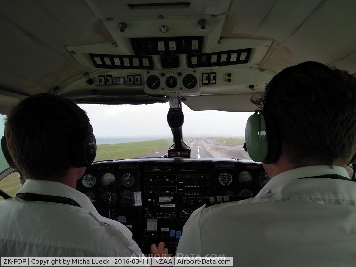 ZK-FOP, Piper PA-31-350 Chieftain C/N 31-7405227, Seconds before touching down