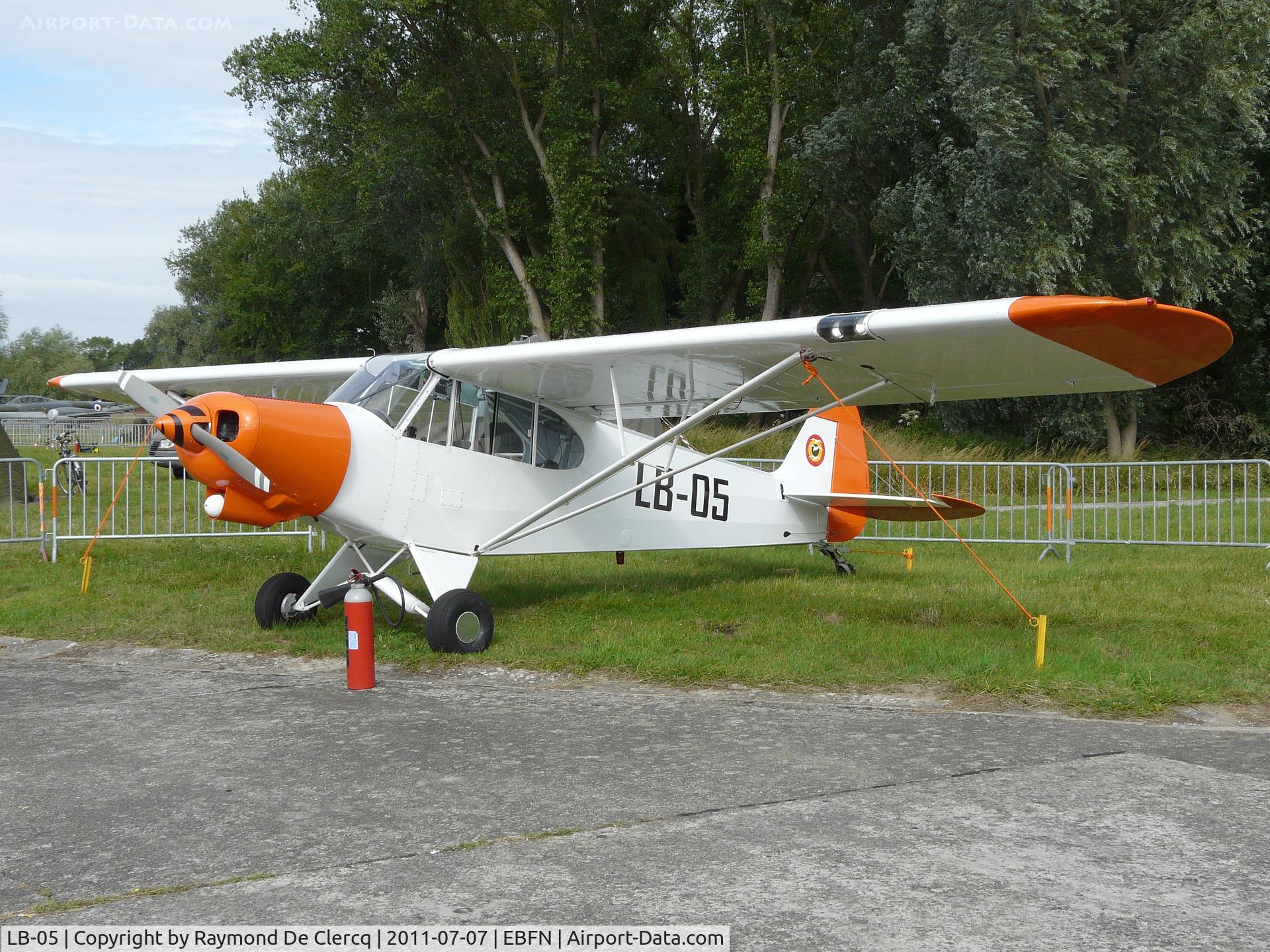 LB-05, 1954 Piper L-21B Super Cub (PA-18-135) C/N 18-3844, Koksijde open door in 2011.
