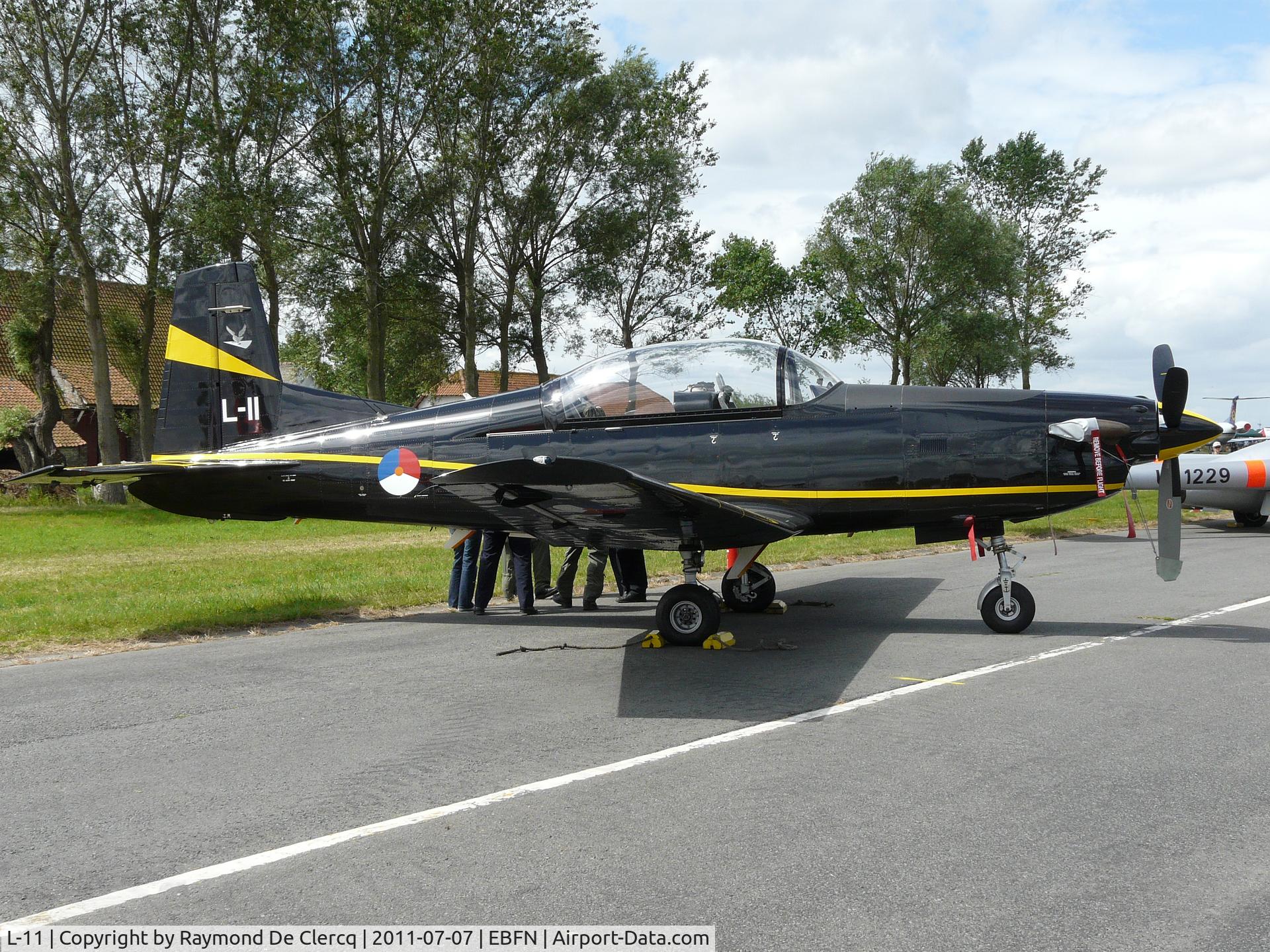 L-11, Pilatus PC-7 Turbo Trainer C/N 610, Koksijde open door in 2011.