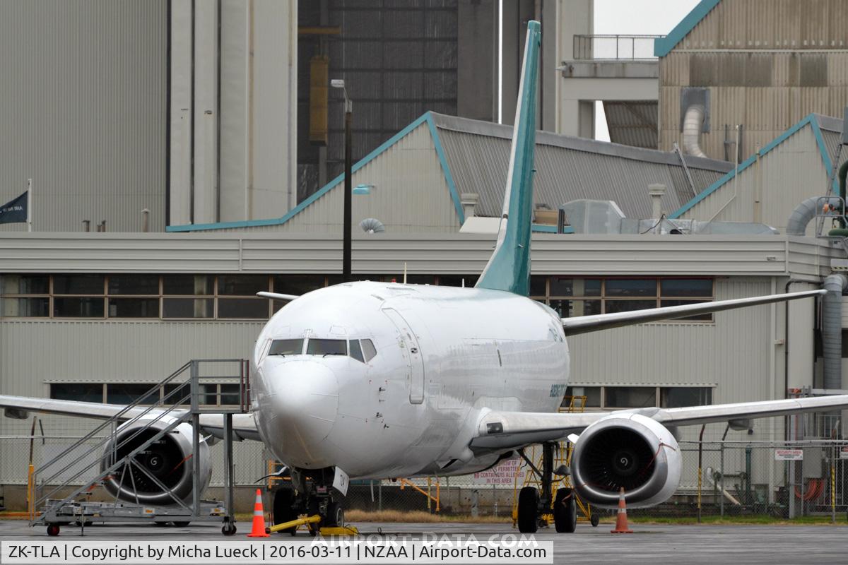 ZK-TLA, 1987 Boeing 737-3B7F C/N 23383, At Auckland