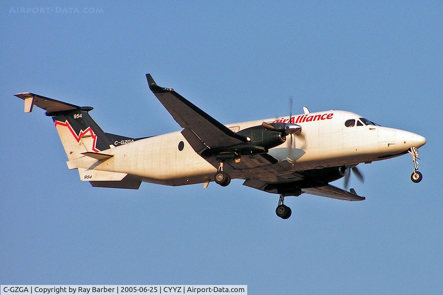 C-GZGA, 1998 Beech 1900D C/N UE-306, Beech 1900D [UE-306] (Air Georgian/Air Alliance) Toronto-Pearson International~C 25/06/2005