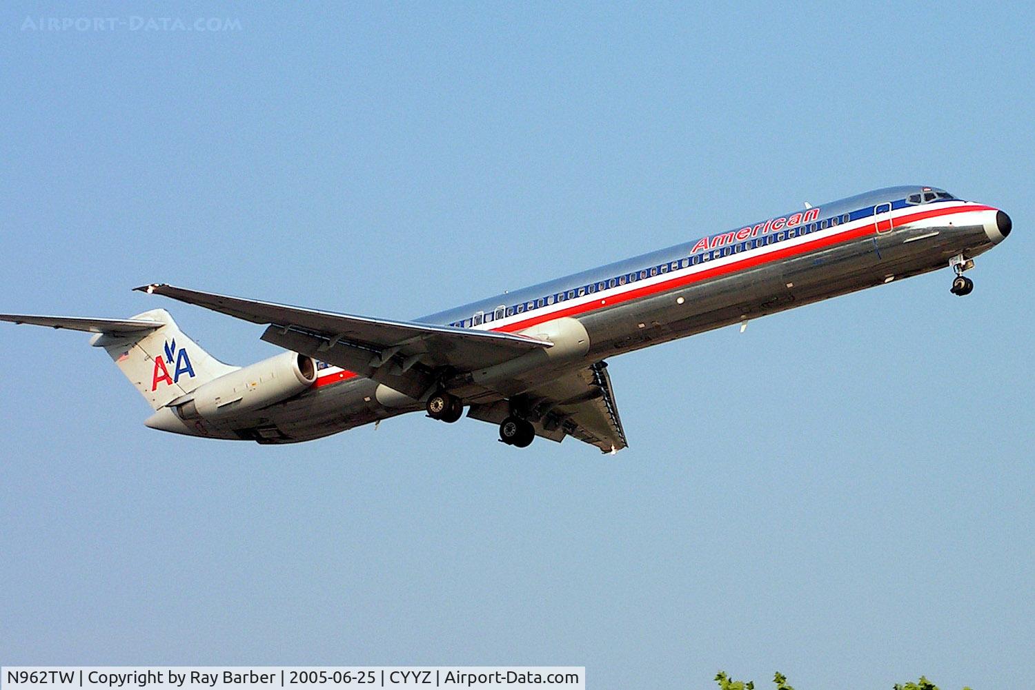 N962TW, 1999 McDonnell Douglas MD-83 (DC-9-83) C/N 53612, McDonnell Douglas DC-9-83 [53612] (American Airlines) Toronto-Pearson International~C 25/06/2005