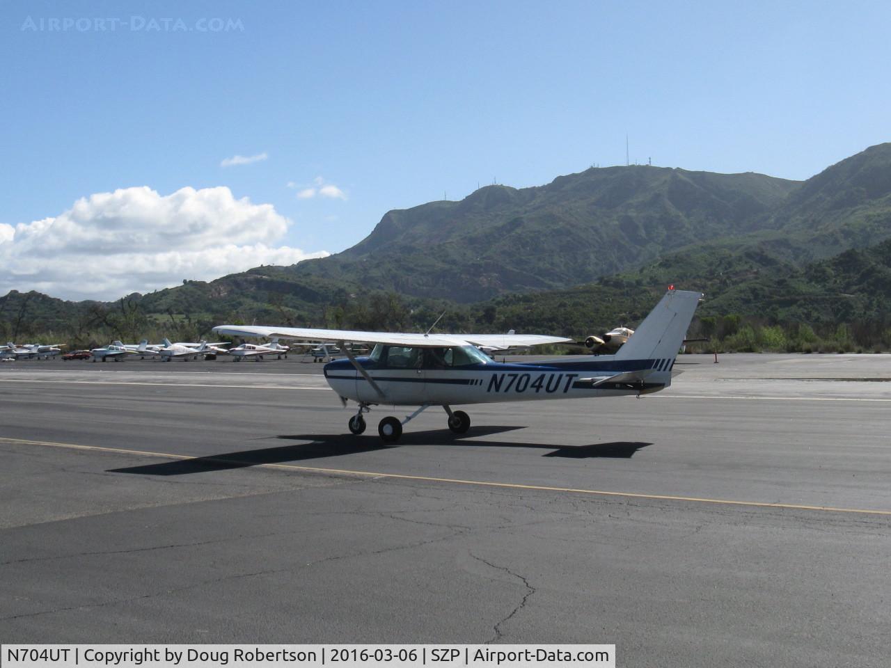 N704UT, 1976 Cessna 150M C/N 15078891, 1976 Cessna 150M, Continental O-200 100 Hp, taxi off the active