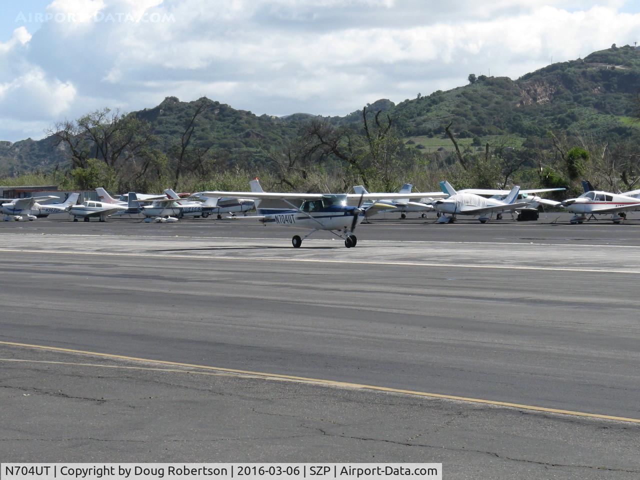 N704UT, 1976 Cessna 150M C/N 15078891, 1976 Cessna 150M, Continental  O-200 100 Hp, another landing roll Rwy 22
