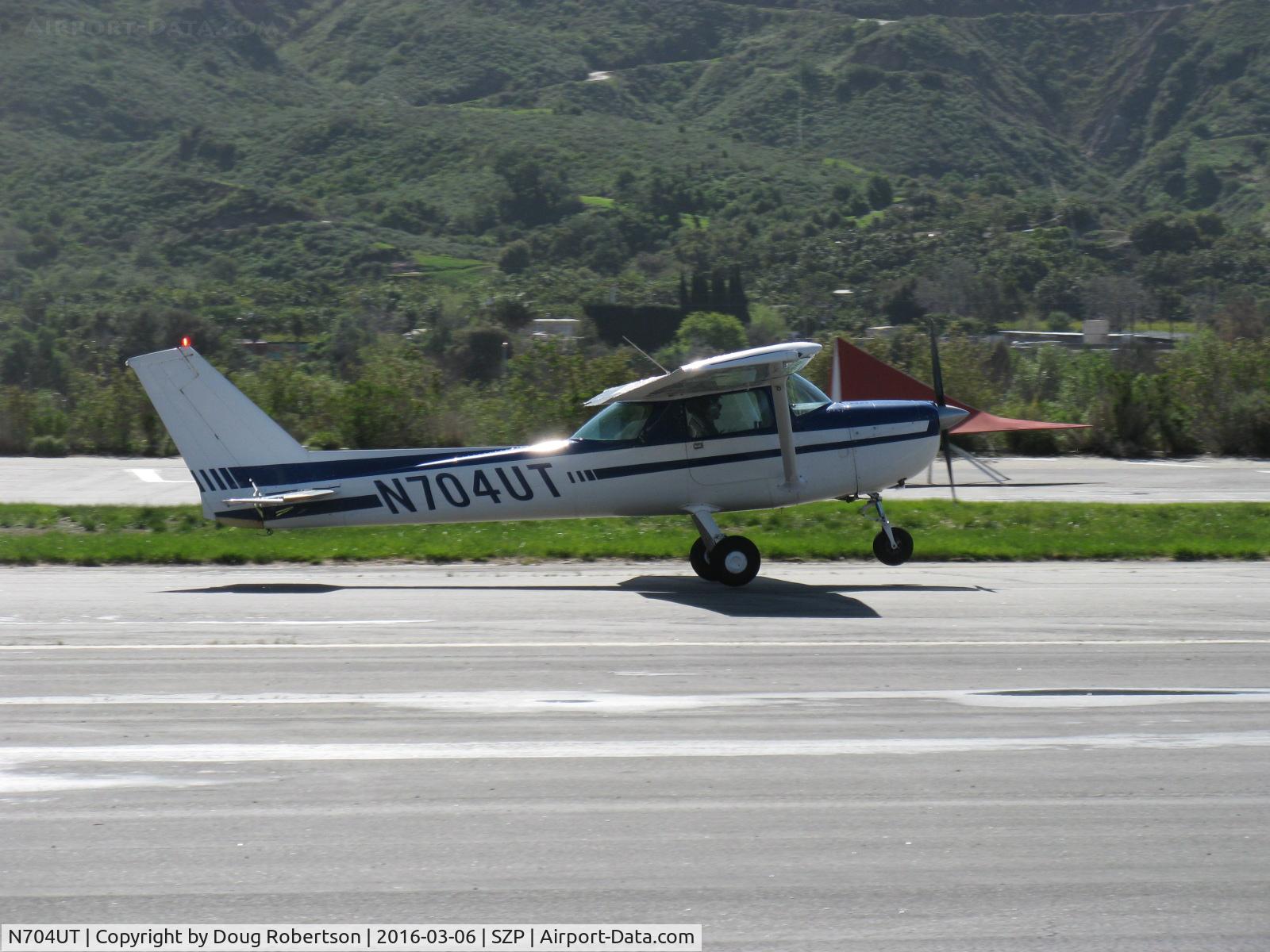 N704UT, 1976 Cessna 150M C/N 15078891, 1976 Cessna 150M, Continental O-200 100 Hp, first landing roll Rwy 22 doing pattern work