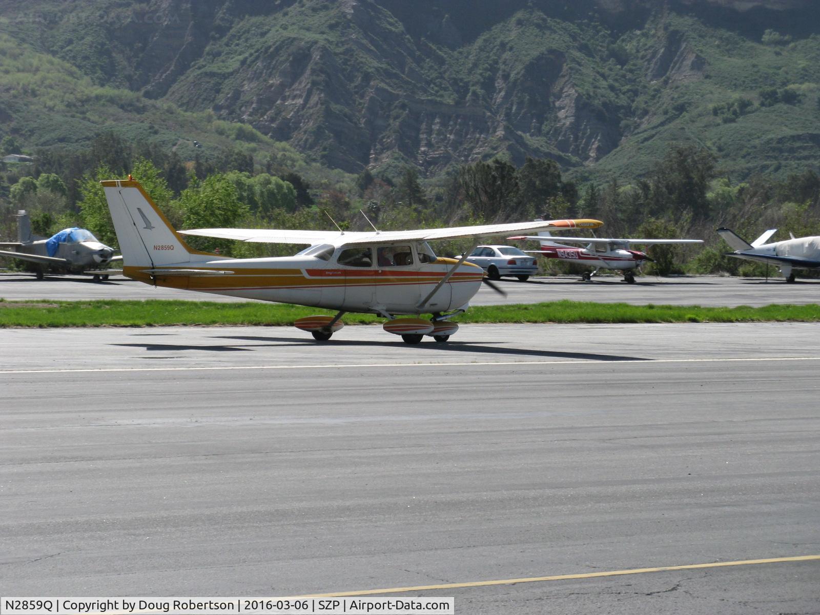N2859Q, 1971 Cessna 172L C/N 17259859, 1971 Cessna 172L SKYHAWK, Lycoming O-320-E2D 150 Hp, landing roll Rwy 22