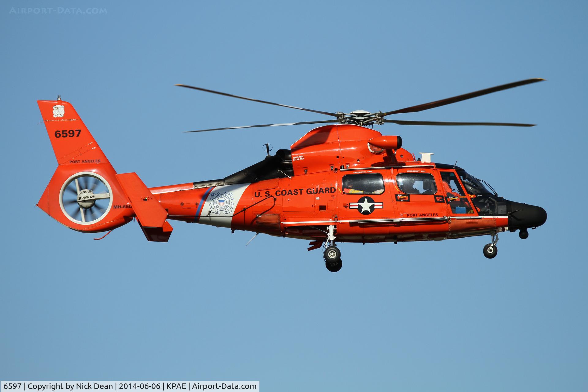6597, Aerospatiale MH-65C Dolphin C/N 6003, Doing an ILS approach at KPAE