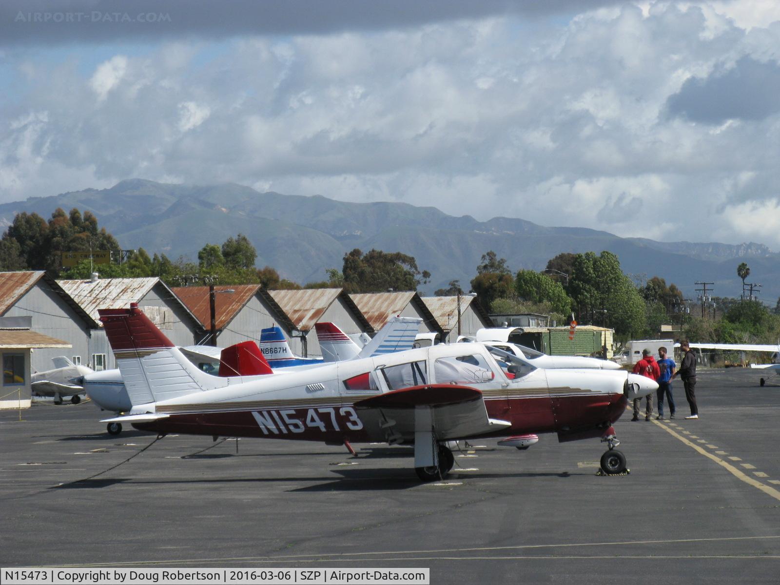 N15473, 1972 Piper PA-28R-200 Arrow II C/N 28R-7335061, 1972 Piper PA-28R-200B ARROW II, Lycoming IO-360-C1C 200 Hp, retractable gear adds about 20 mph, cruise speed 165 MPH. On transient ramp after refueling