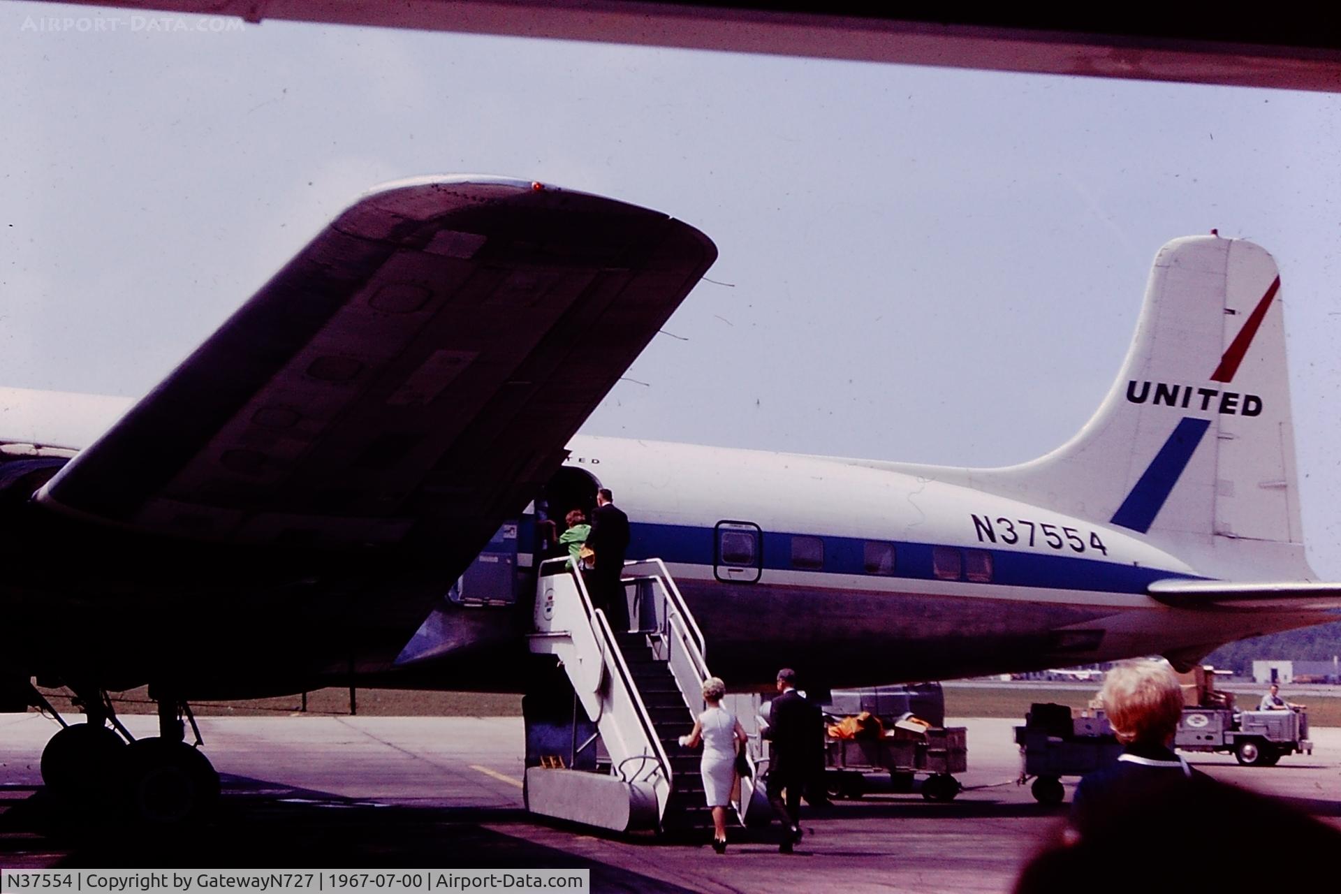 N37554, 1951 Douglas DC-6B C/N 43292, Possibly KCLE.