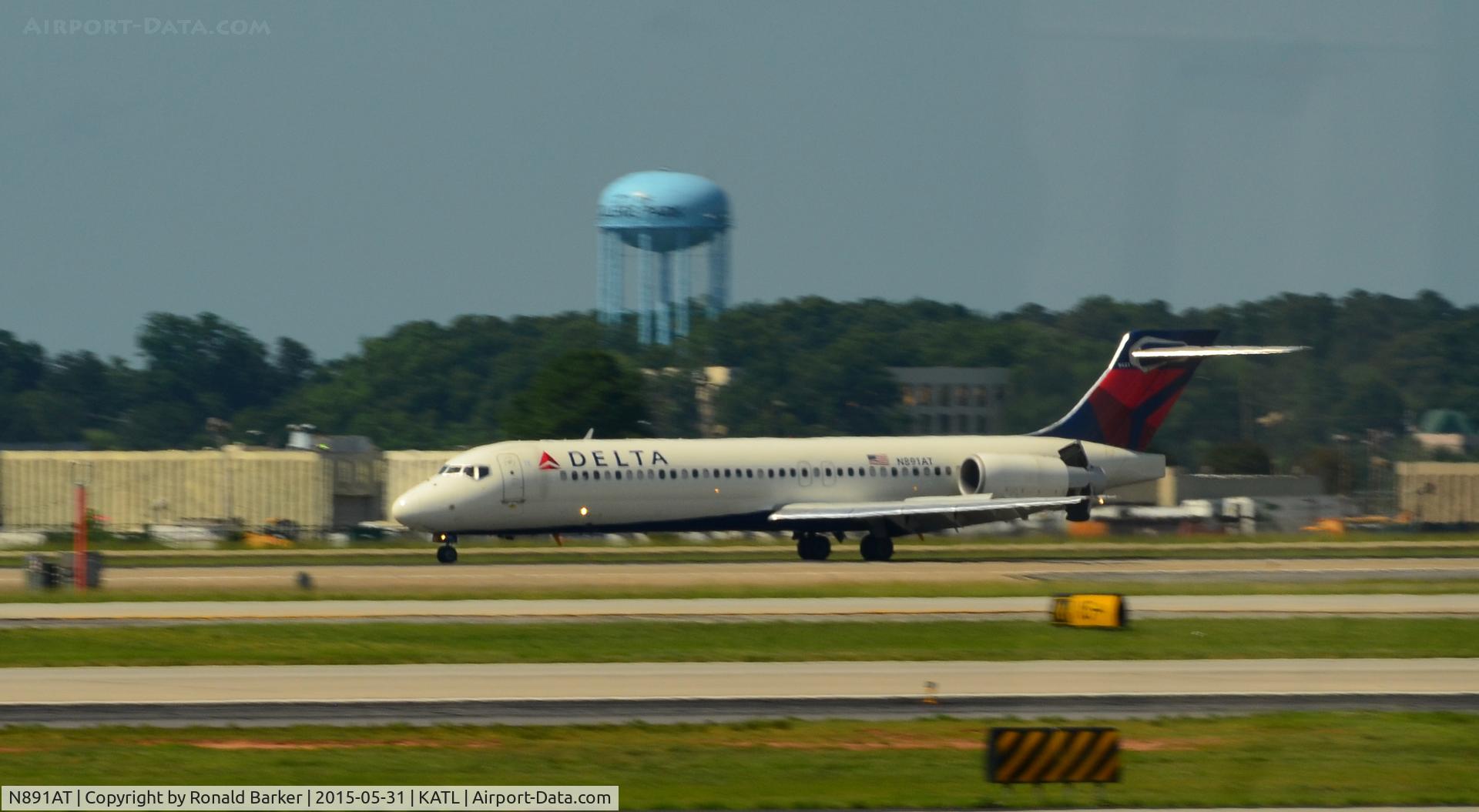 N891AT, 2004 Boeing 717-200 C/N 55043, Landing Atlanta