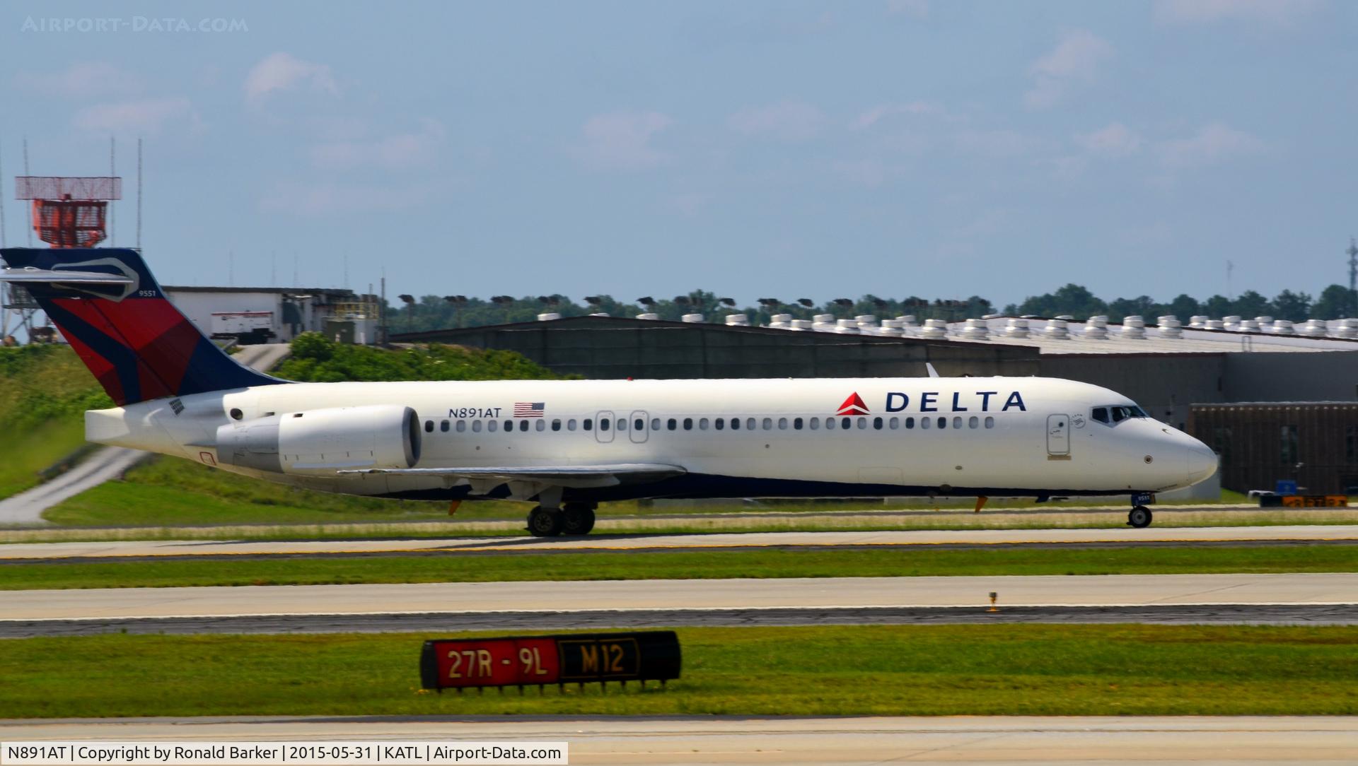 N891AT, 2004 Boeing 717-200 C/N 55043, Taxi Atlanta
