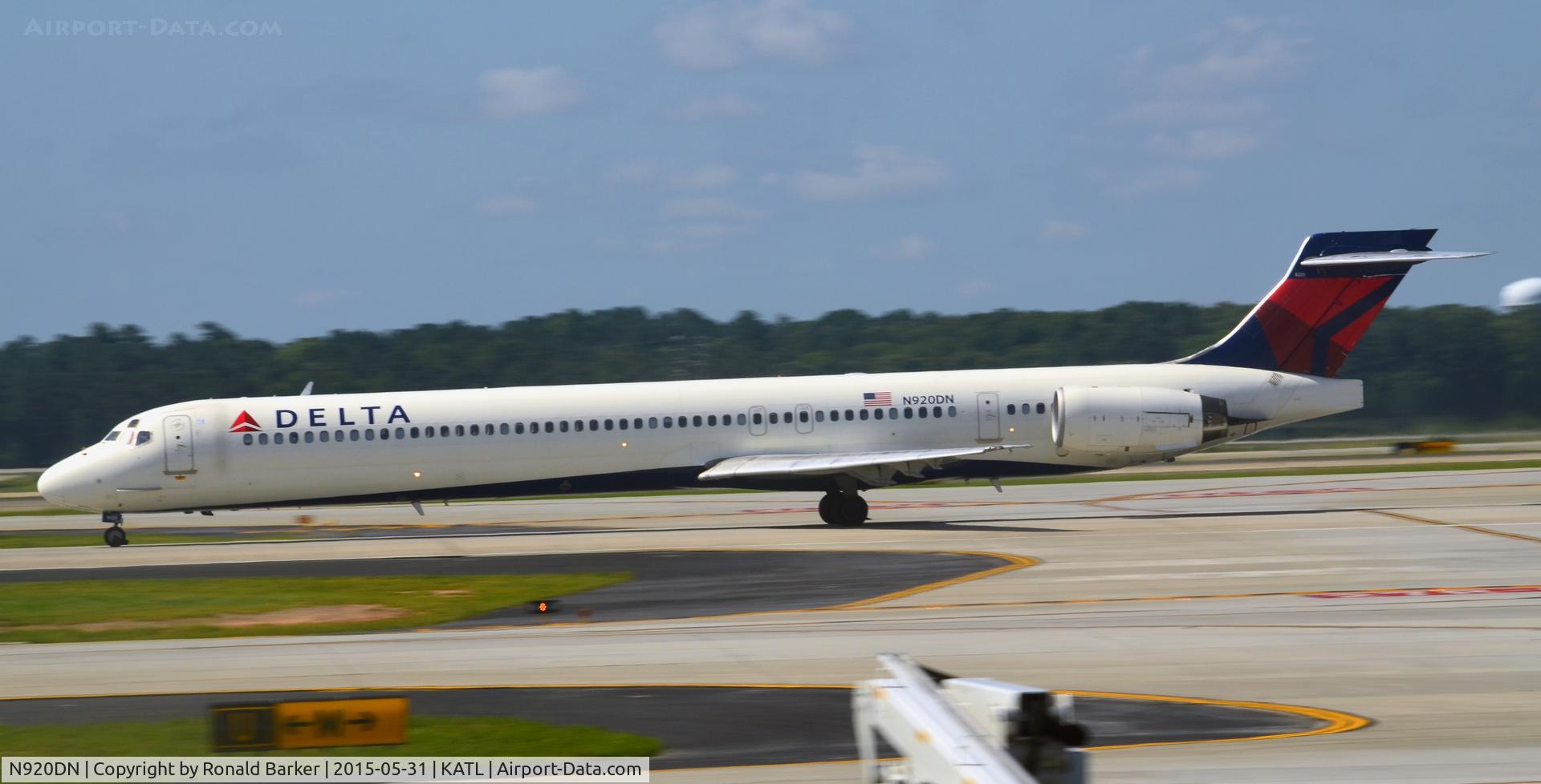 N920DN, 1997 McDonnell Douglas MD-90-30 C/N 53582, Takeoff Atlanta