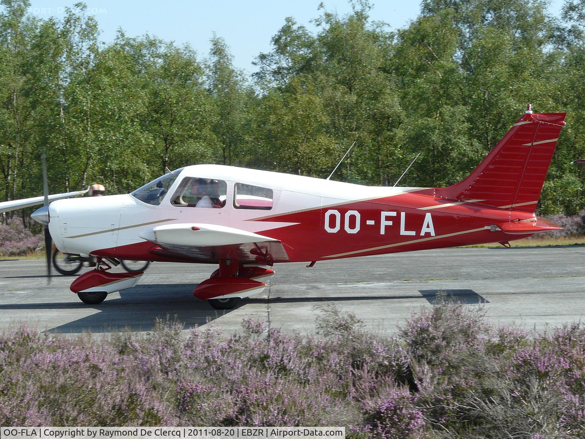 OO-FLA, 1976 Piper PA-28-140 Cherokee Cruiser C/N 28-7625105, Zoersel fly inn  2011.