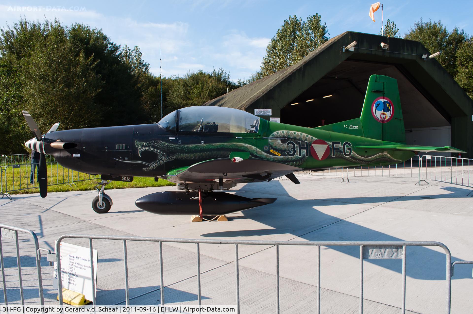3H-FG, Pilatus PC-7 Turbo Trainer C/N 445, Leeuwarden, September 2011