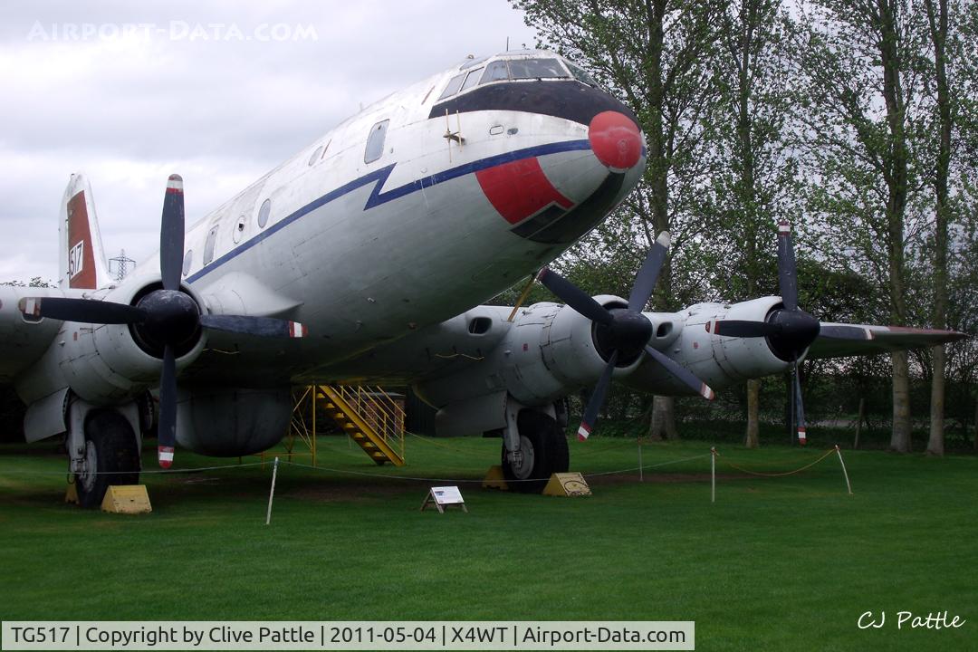 TG517, 1948 Handley Page Hastings T.5 C/N HP67/21, At the Newark Air Museum, Winthorpe, Nottinghamshire. X4WT
