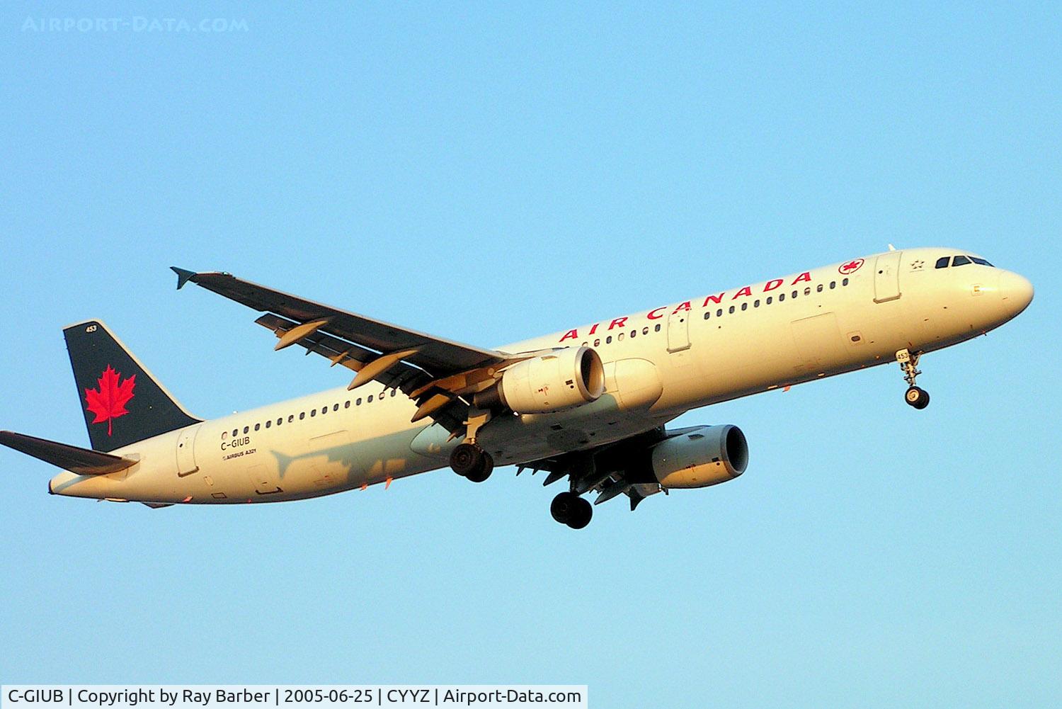 C-GIUB, 2001 Airbus A321-211 C/N 1623, Airbus A321-211 [1623] (Air Canada) Toronto-Pearson International~C 25/06/2005