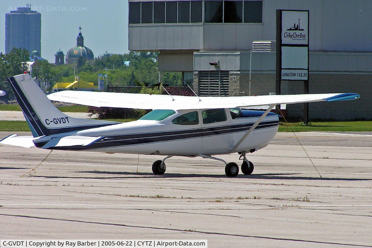 C-GVDT, 1978 Cessna R182 Skylane RG C/N R18200354, Cessna R.182 Skylane RG [R182-00354] Toronto-City Centre Airport~C 22/06/2005