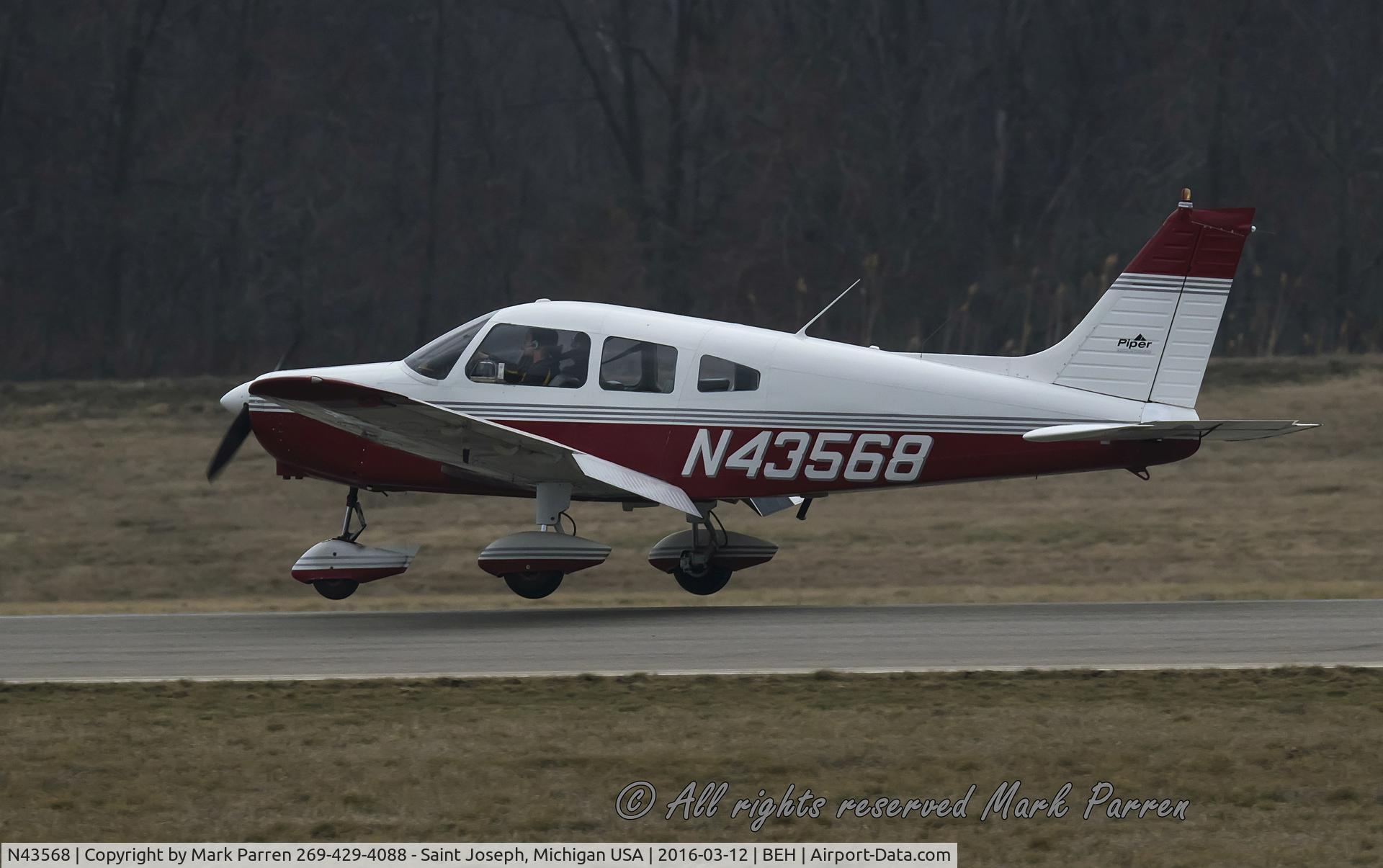 N43568, 1974 Piper PA-28-151 C/N 28-7415527, Landing at Benton Harbor Airport, 3/12/2016
Southwest Michigan Rgnl airport, Benton Harbor MI USA