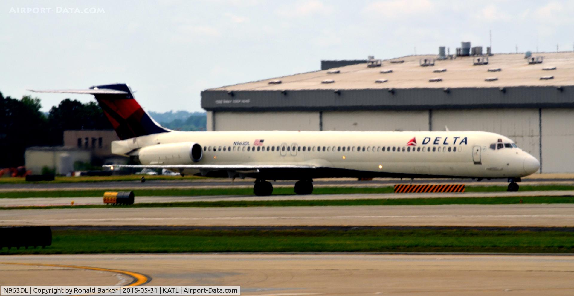 N963DL, 1990 McDonnell Douglas MD-88 C/N 49982, Taxi Atlanta