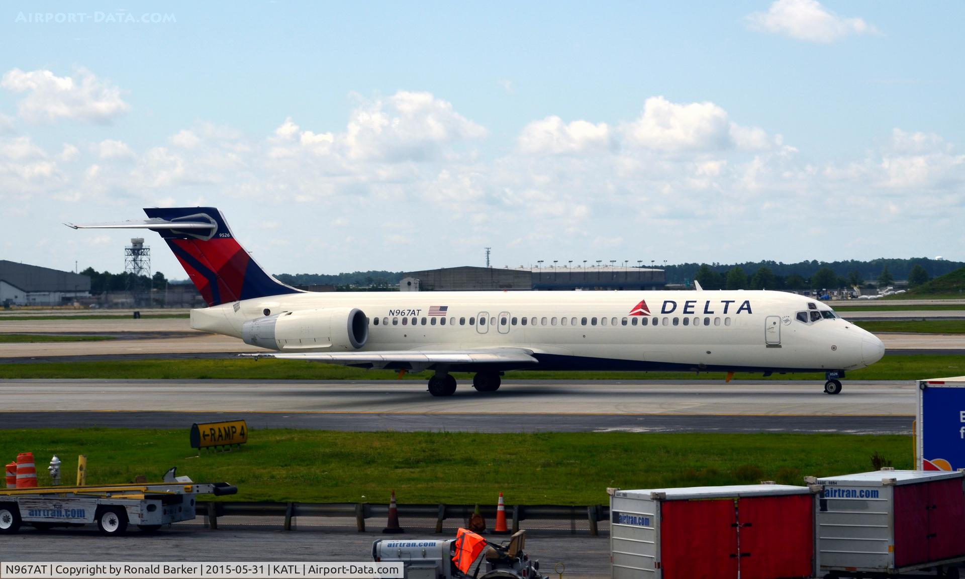 N967AT, 2001 Boeing 717-200 C/N 55028, Taxi Atlanta