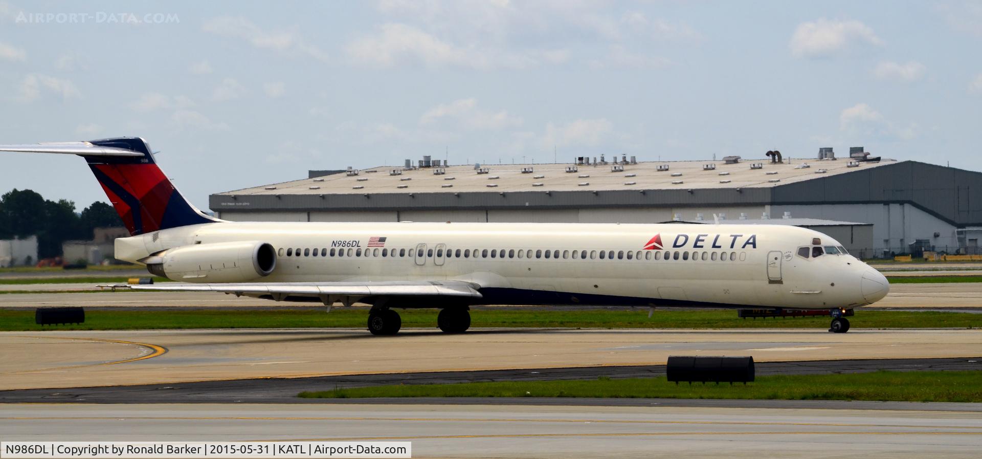N986DL, 1991 McDonnell Douglas MD-88 C/N 53313, Taxi Atlanta