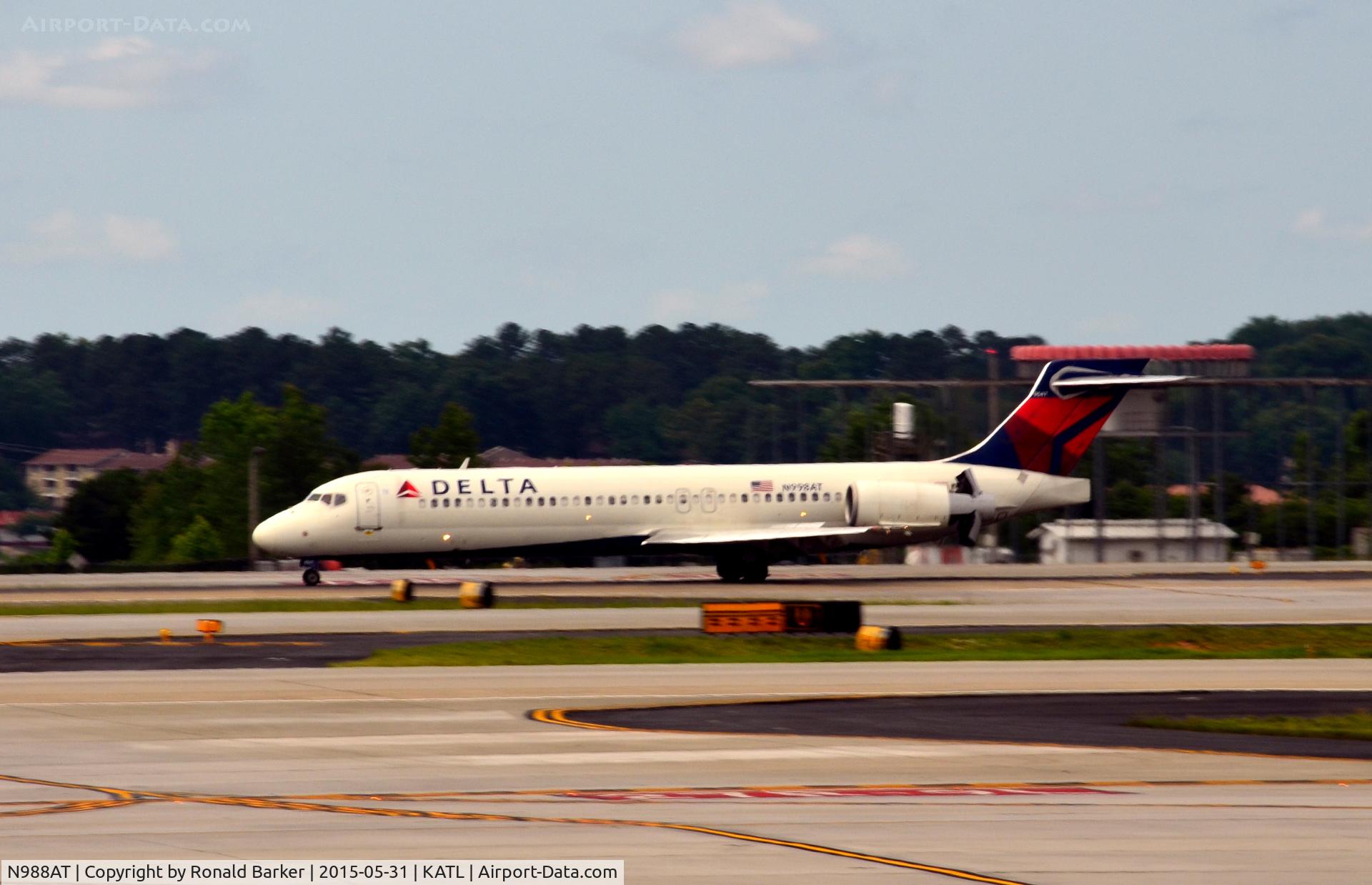 N988AT, 2001 Boeing 717-200 C/N 55068, Landing Atlanta