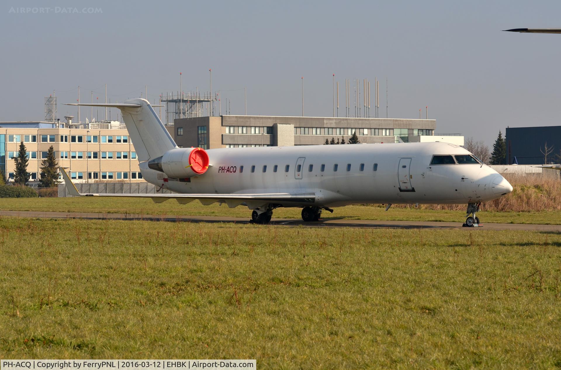 PH-ACQ, 2002 Bombardier CRJ-200ER (CL-600-2B19) C/N 7661, White CL200 waiting for its next operater in MST. Ex EC-IGO & OY-RJL.