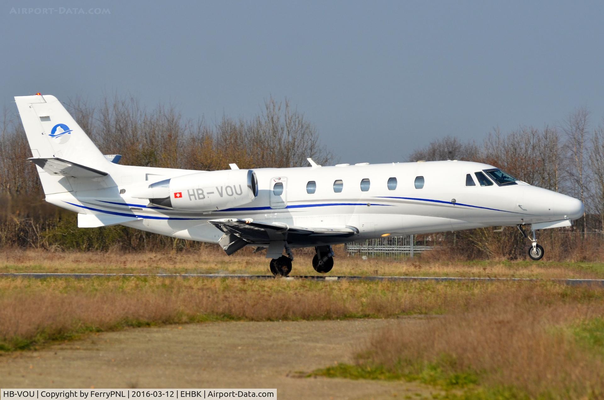 HB-VOU, 2000 Cessna 560XL Citation Excel C/N 560-5070, Swiss Excell landing in MST.
