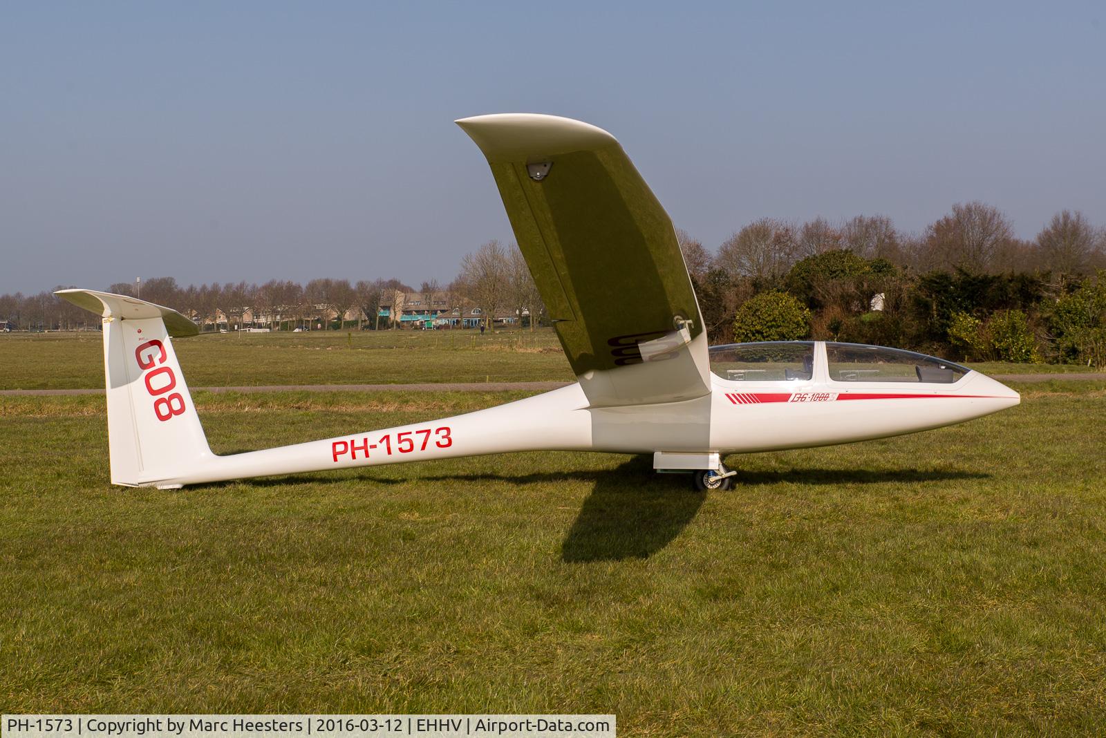 PH-1573, 2004 Dg Flugzeugbau DG-1000S C/N 10-44S43, PH-1573 / GO8 (c/n 10-44S43) on the first active day with the new owner. Previous reg D-5210.