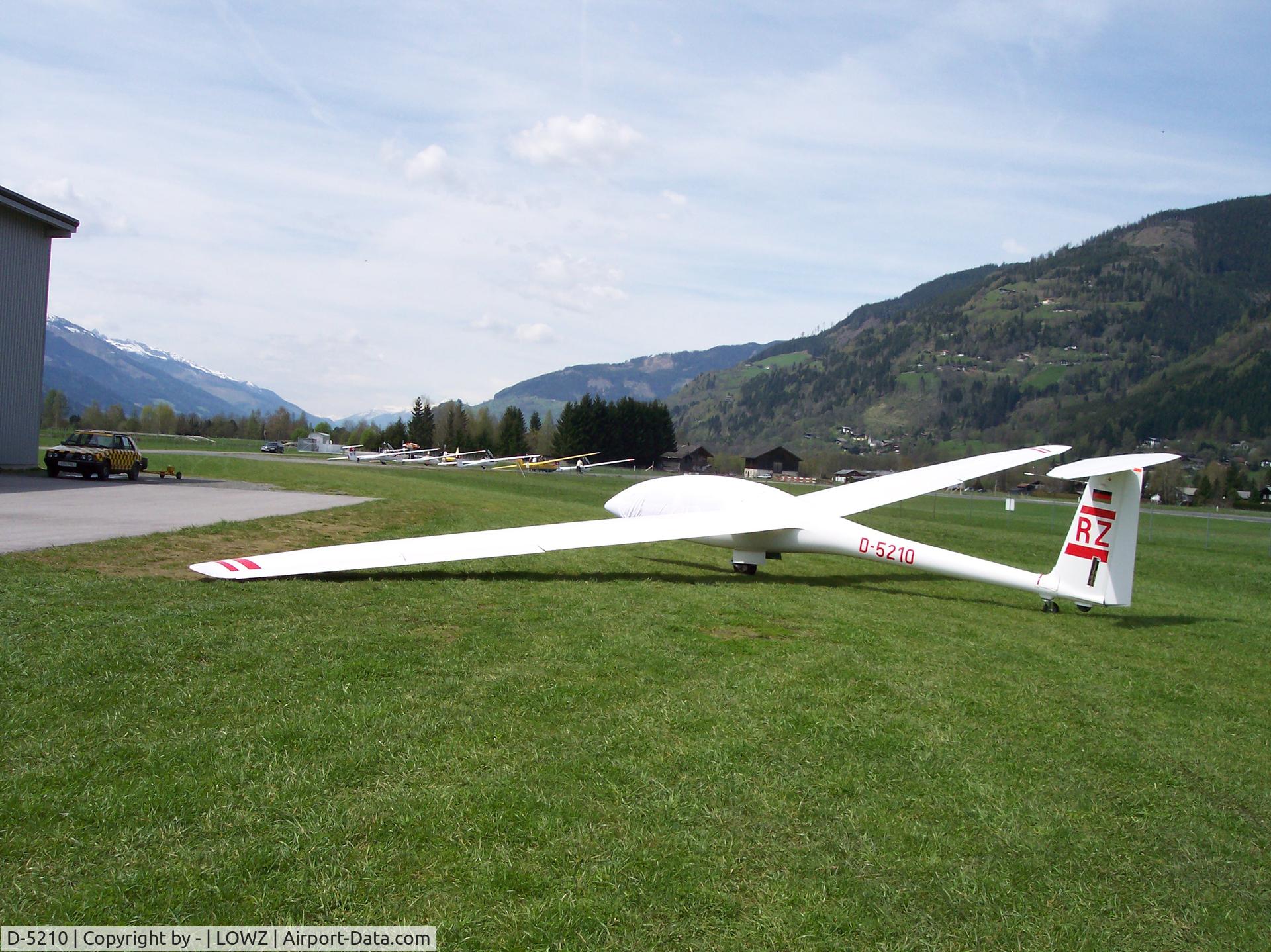 D-5210, 2004 Dg Flugzeugbau DG-1000S C/N 10-44S43, D-5210 newly arrived at Zell am See