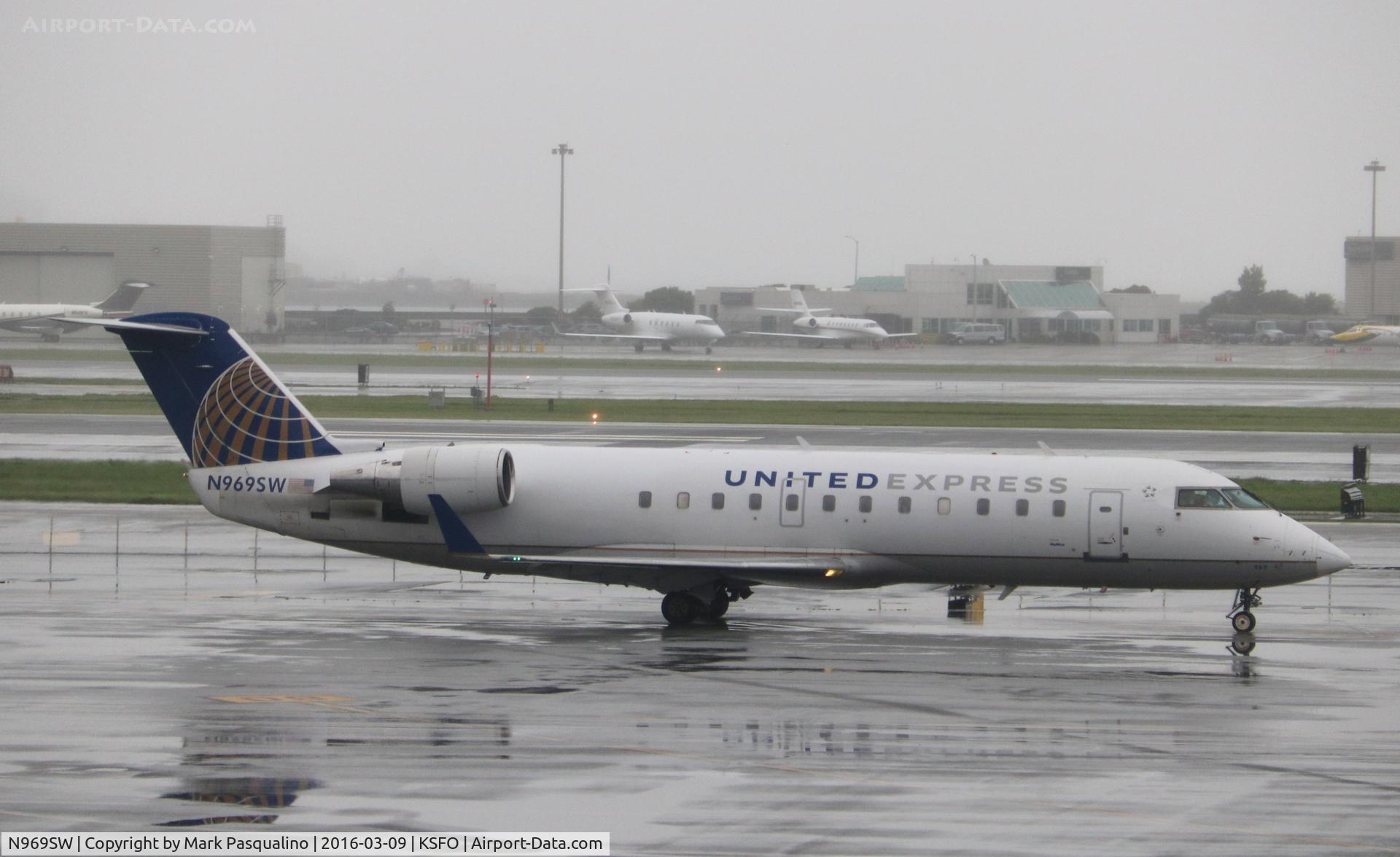 N969SW, 2003 Bombardier CRJ-200ER (CL-600-2B19) C/N 7876, CL-600-2B19
