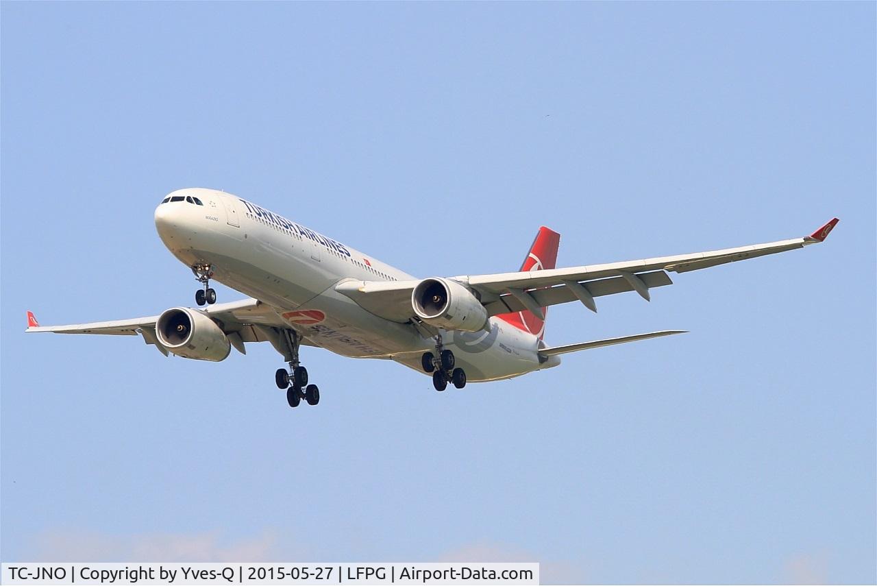 TC-JNO, 2011 Airbus A330-343X C/N 1298, Airbus A330-343X, Short approach rwy 27R, Paris-Roissy Charles De Gaulle airport (LFPG-CDG)