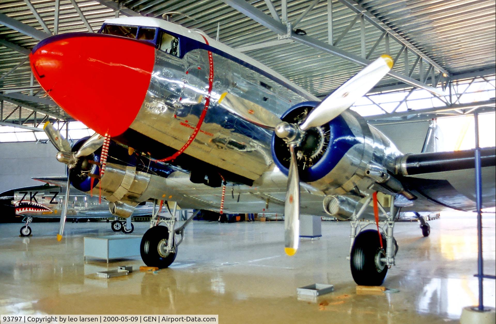 93797, 1942 Douglas C-47A Skytrain C/N 13749, Forsvars Museum Gardermoen 9.5.00