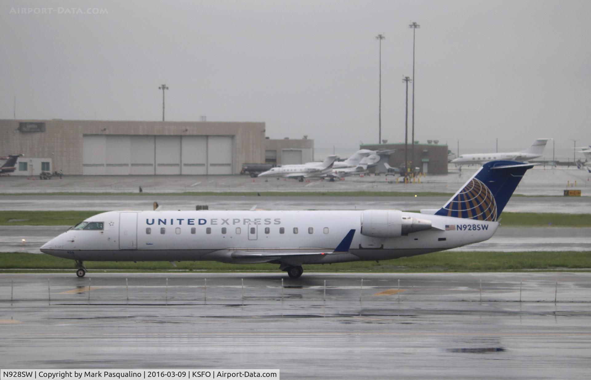 N928SW, 2002 Bombardier CRJ-200LR (CL-600-2B19) C/N 7701, CL-600-2B19