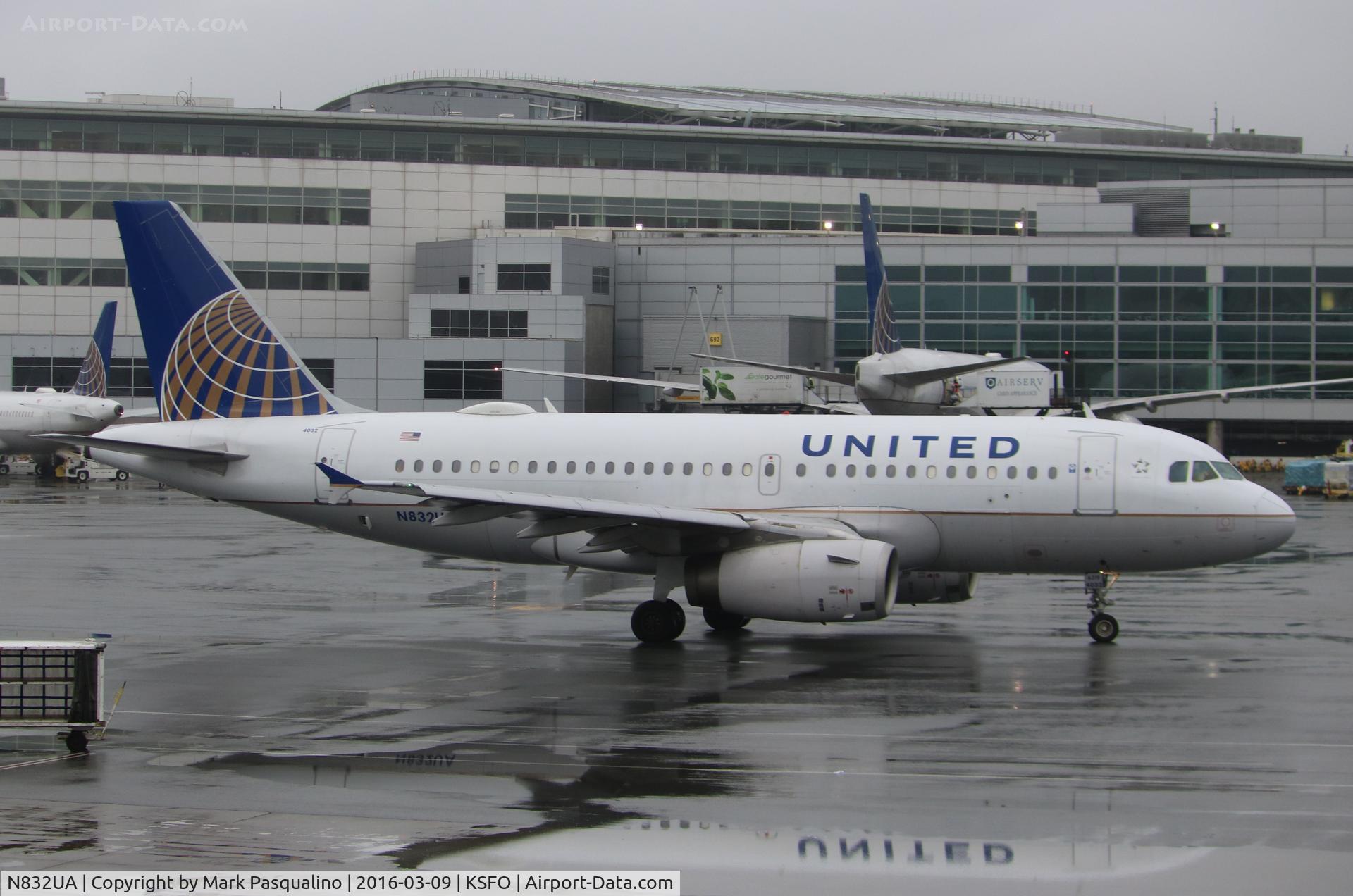 N832UA, 2000 Airbus A319-131 C/N 1321, Airbus A319