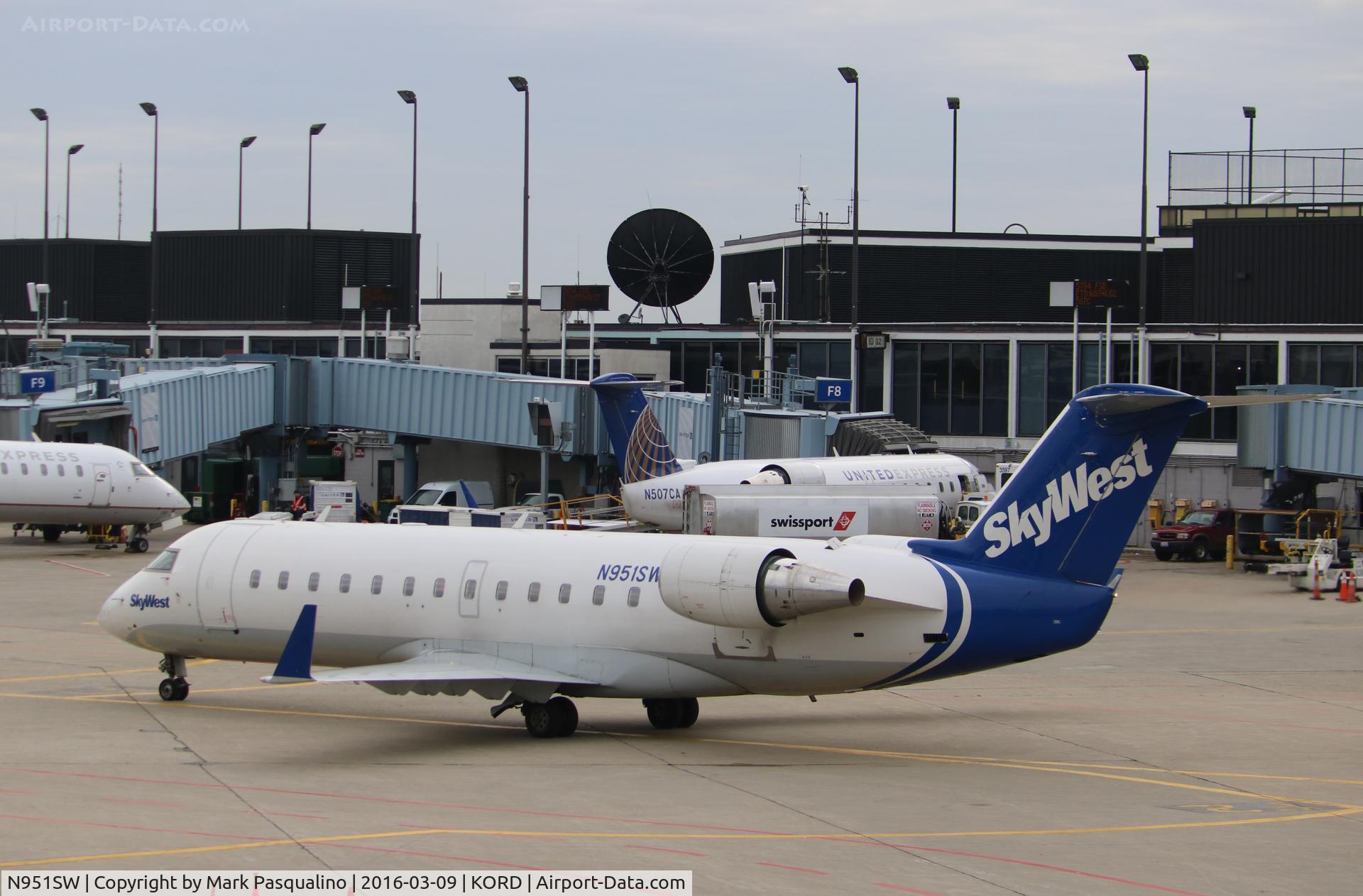 N951SW, 2003 Bombardier CRJ-200LR (CL-600-2B19) C/N 7795, CL-600-2B19