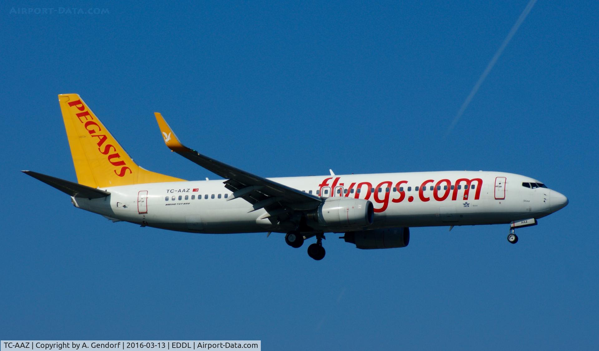TC-AAZ, 2010 Boeing 737-82R C/N 40875, Pegasus, is here on short finals at Düsseldorf Int'l(EDDL)
