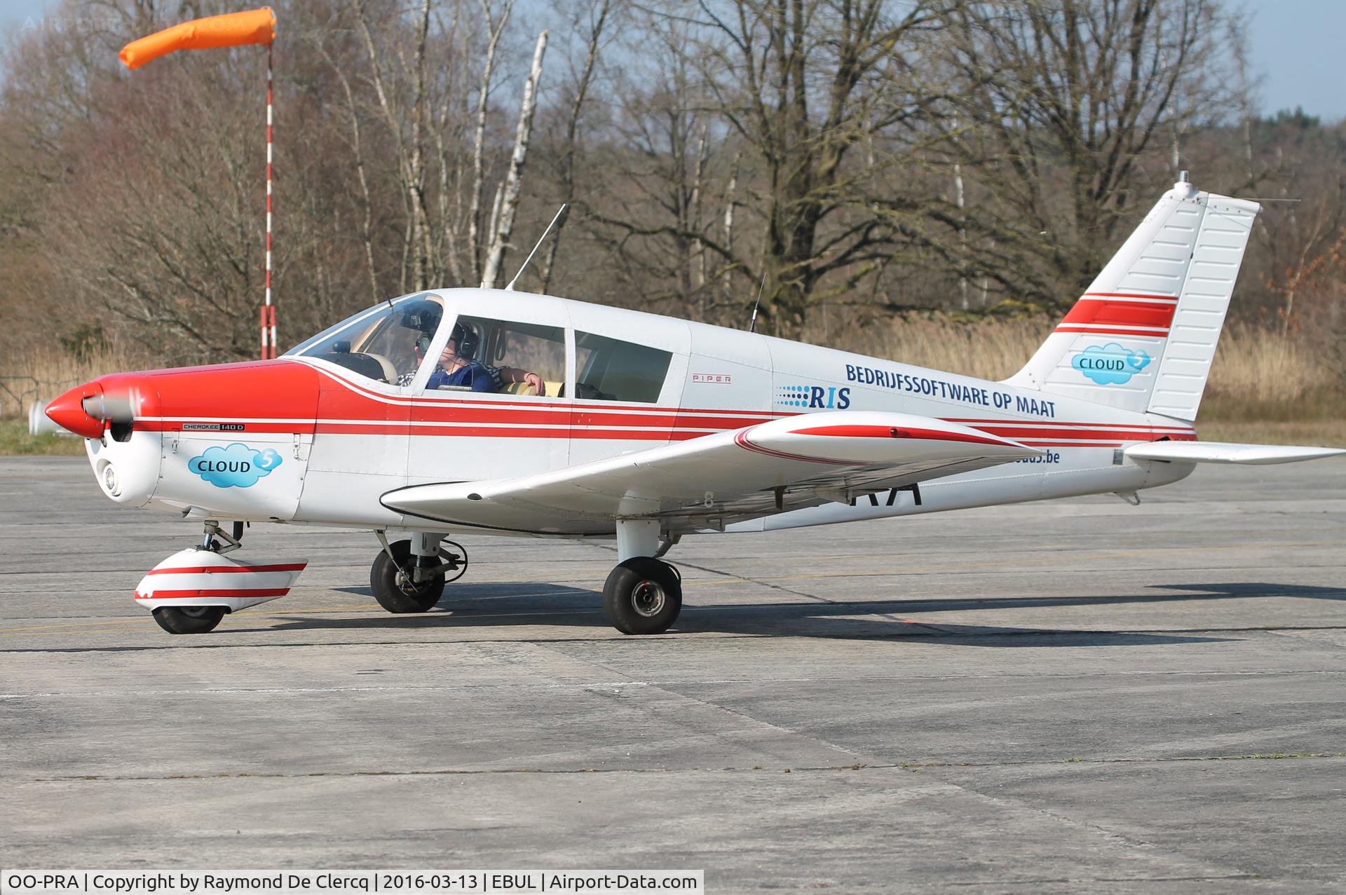 OO-PRA, 1972 Piper PA-28-140D C/N 28-7125218, Taxiing.