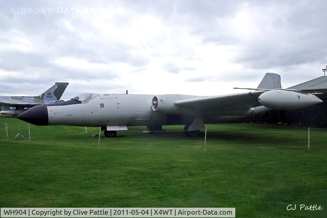 WH904, 1954 English Electric Canberra T.19 C/N SH1647, Preserved at the Newark Air Museum, Winthorpe, Nottinghamshire. X4WT