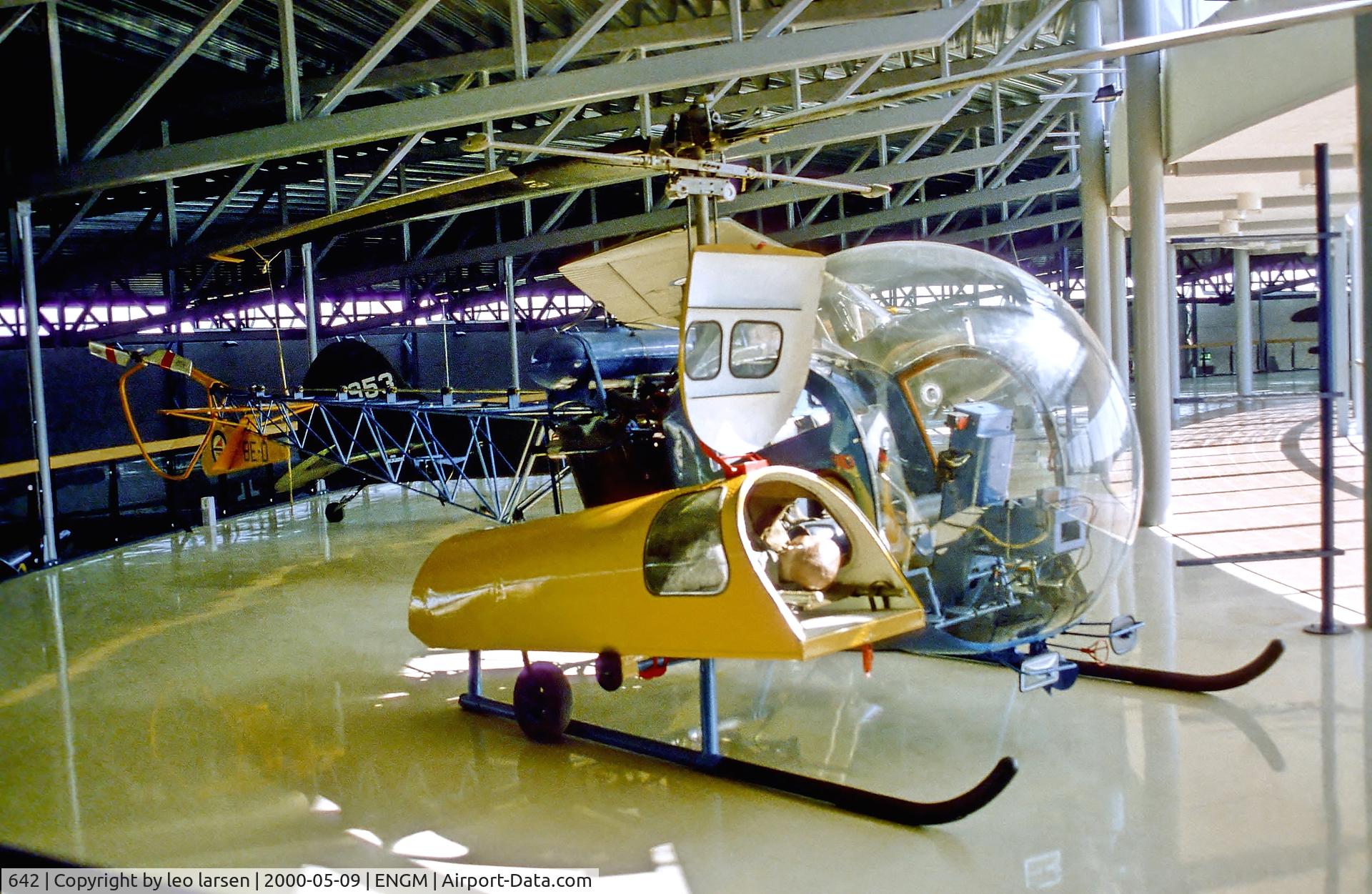642, Bell 47D-1 C/N 642, Forsvars Museet Gardermoen 9.5.00.code BE-D