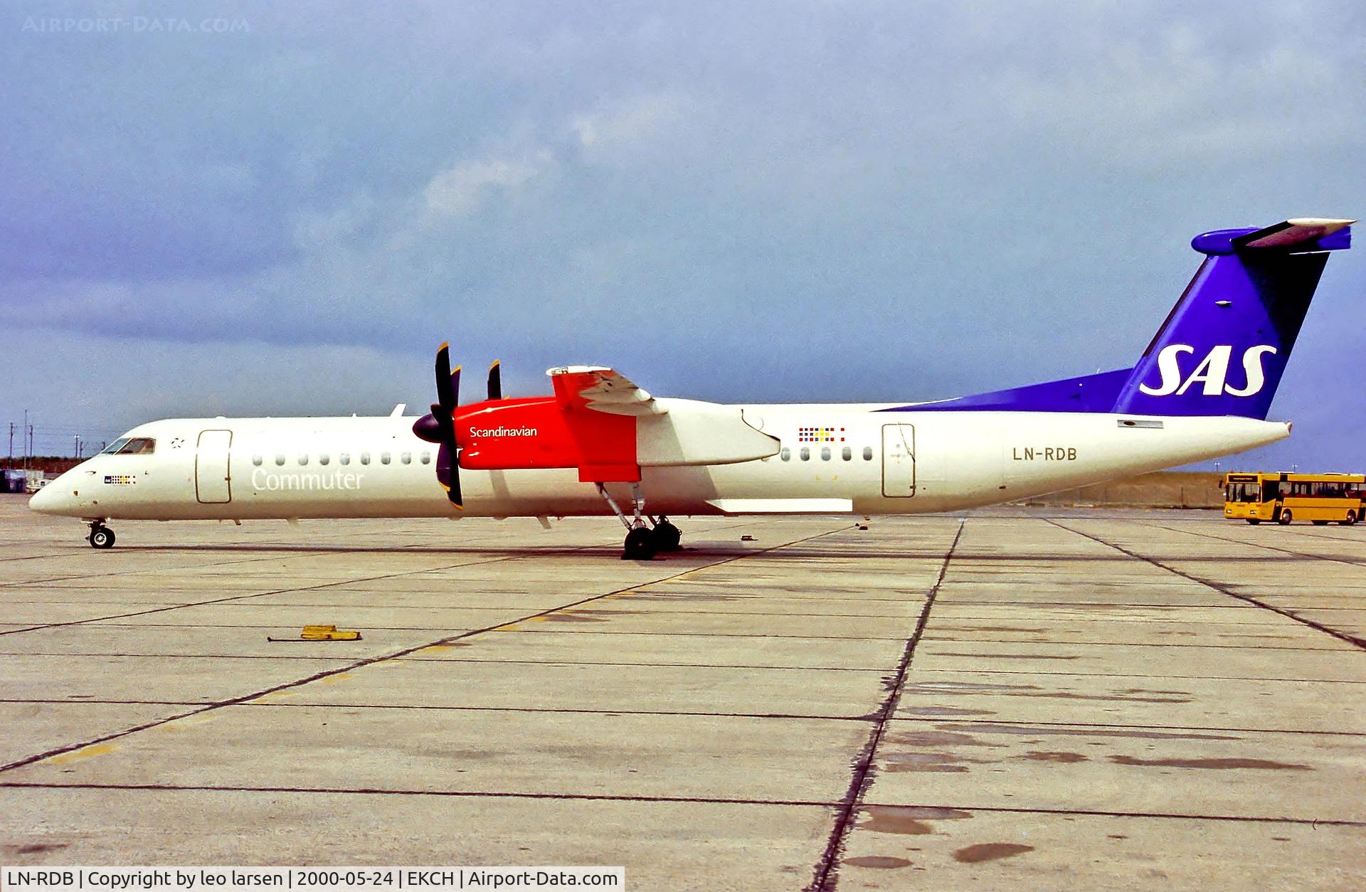 LN-RDB, 2000 De Havilland Canada DHC-8-402Q Dash 8 C/N 4018, Copenhagen 24.5.00
