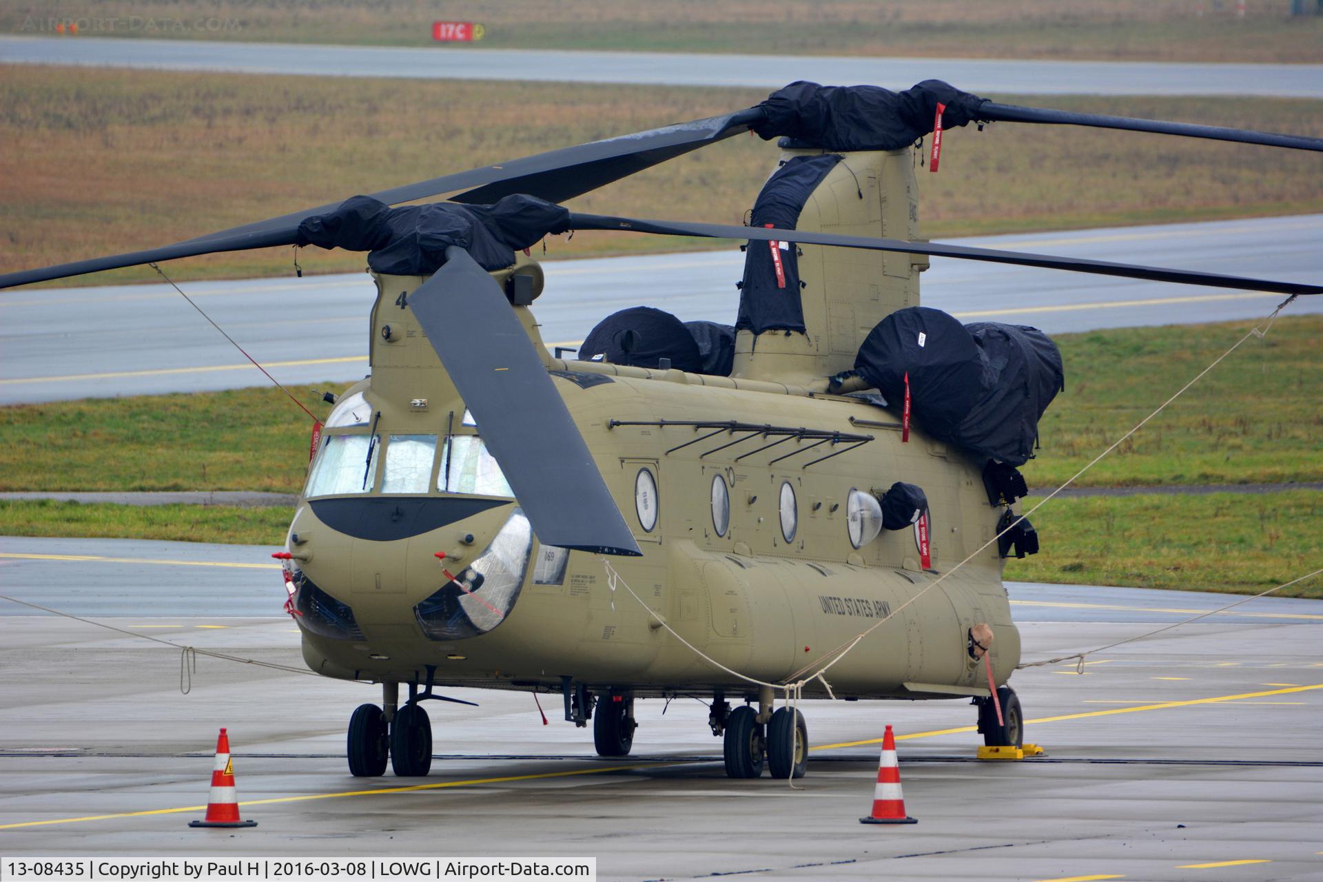 13-08435, 2015 Boeing CH-47F Chinook C/N M.8435, CH-47F Chinook refuelling at LOWG