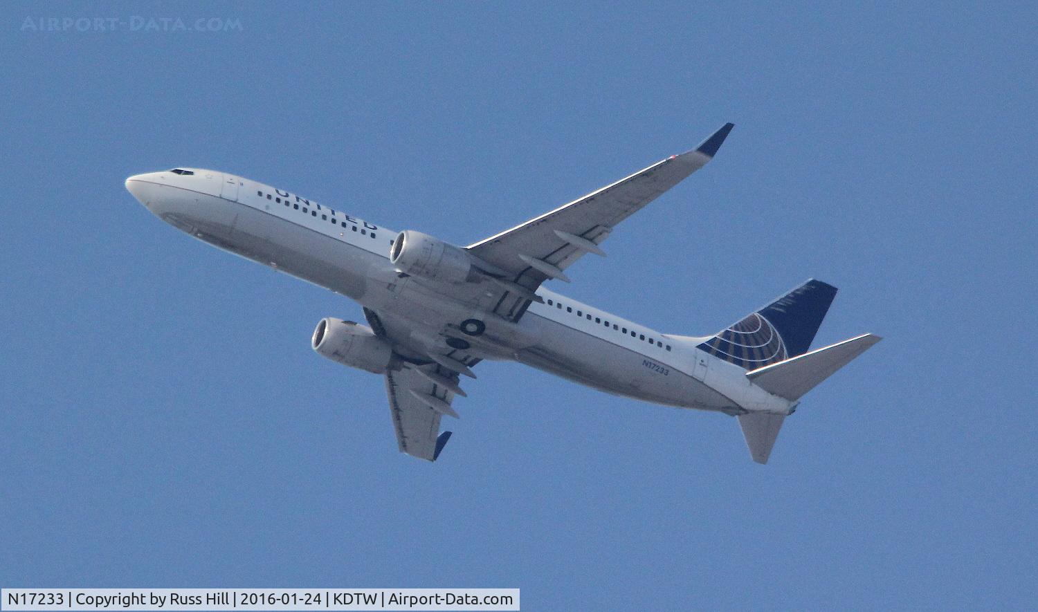 N17233, 1999 Boeing 737-824 C/N 28943, On approach to DTW, approx. 15 miles out