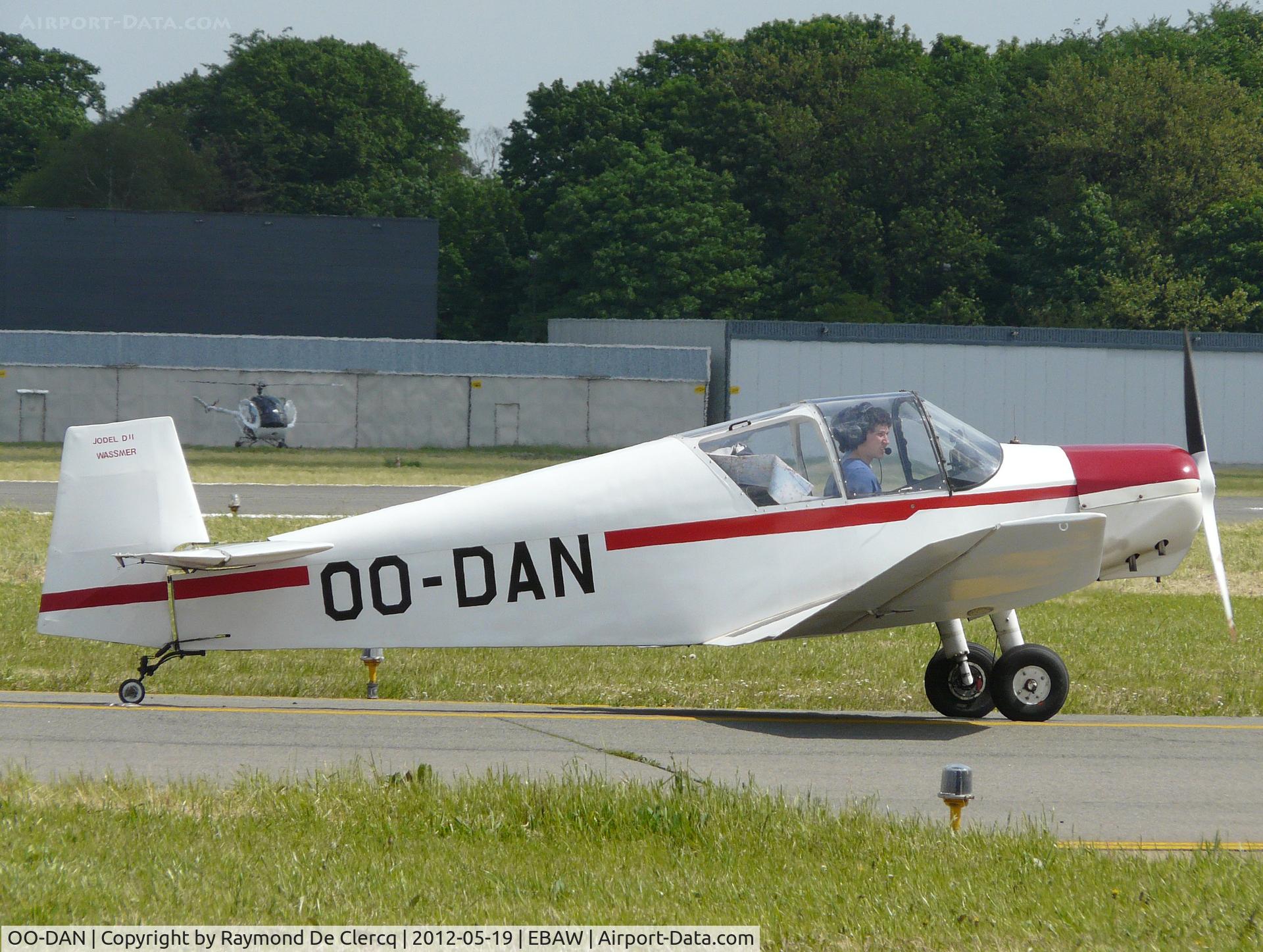 OO-DAN, Jodel D-112 C/N 1305, Stampe fly in  2012.