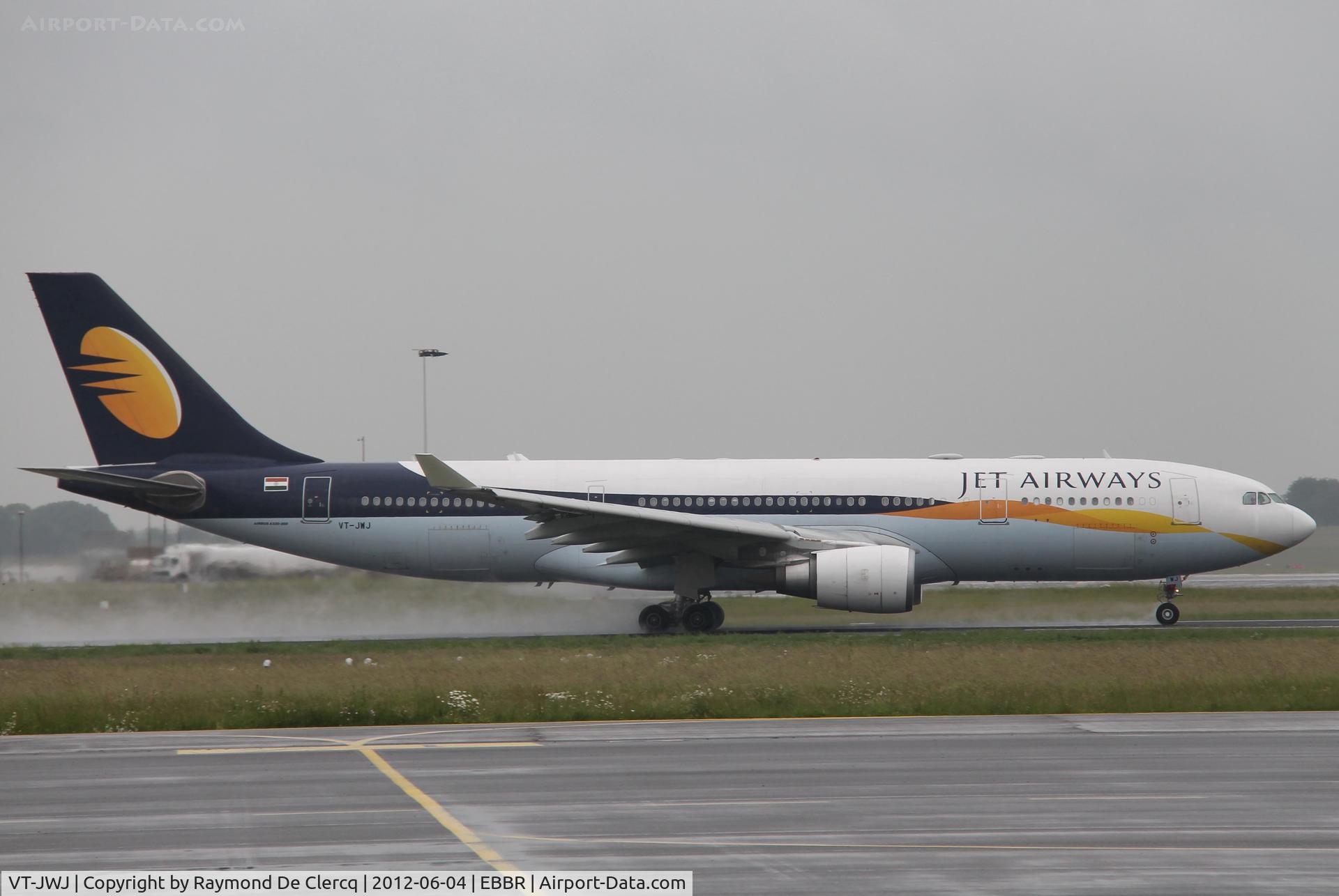 VT-JWJ, 2007 Airbus A330-203 C/N 885, Taking off on a rainy day.